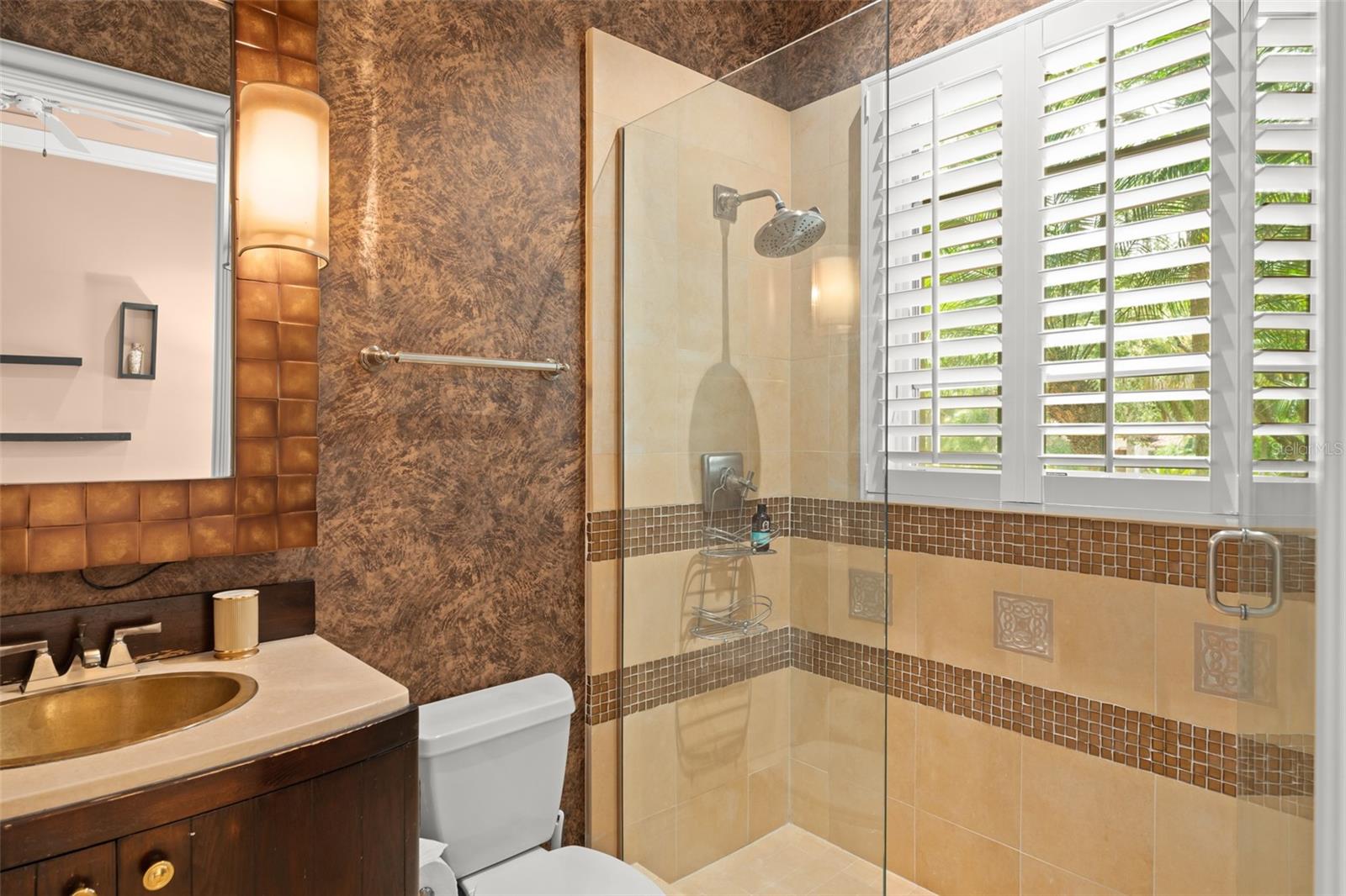 O6330108 Property Photo