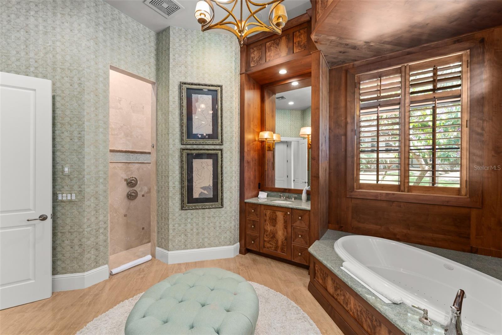 O6330108 Property Photo