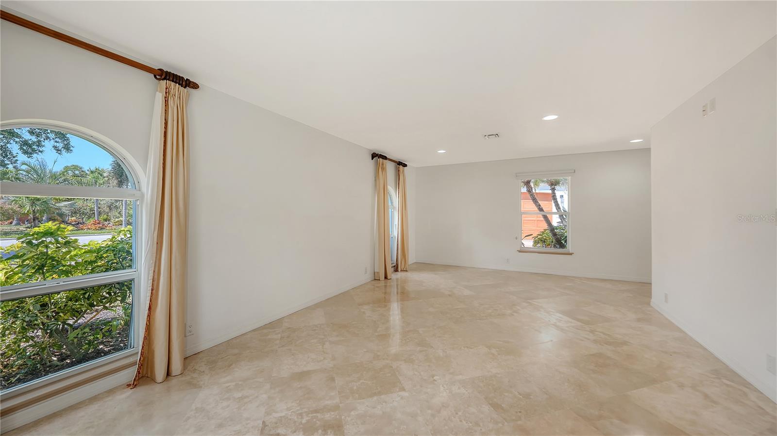 A4659991 Property Photo
