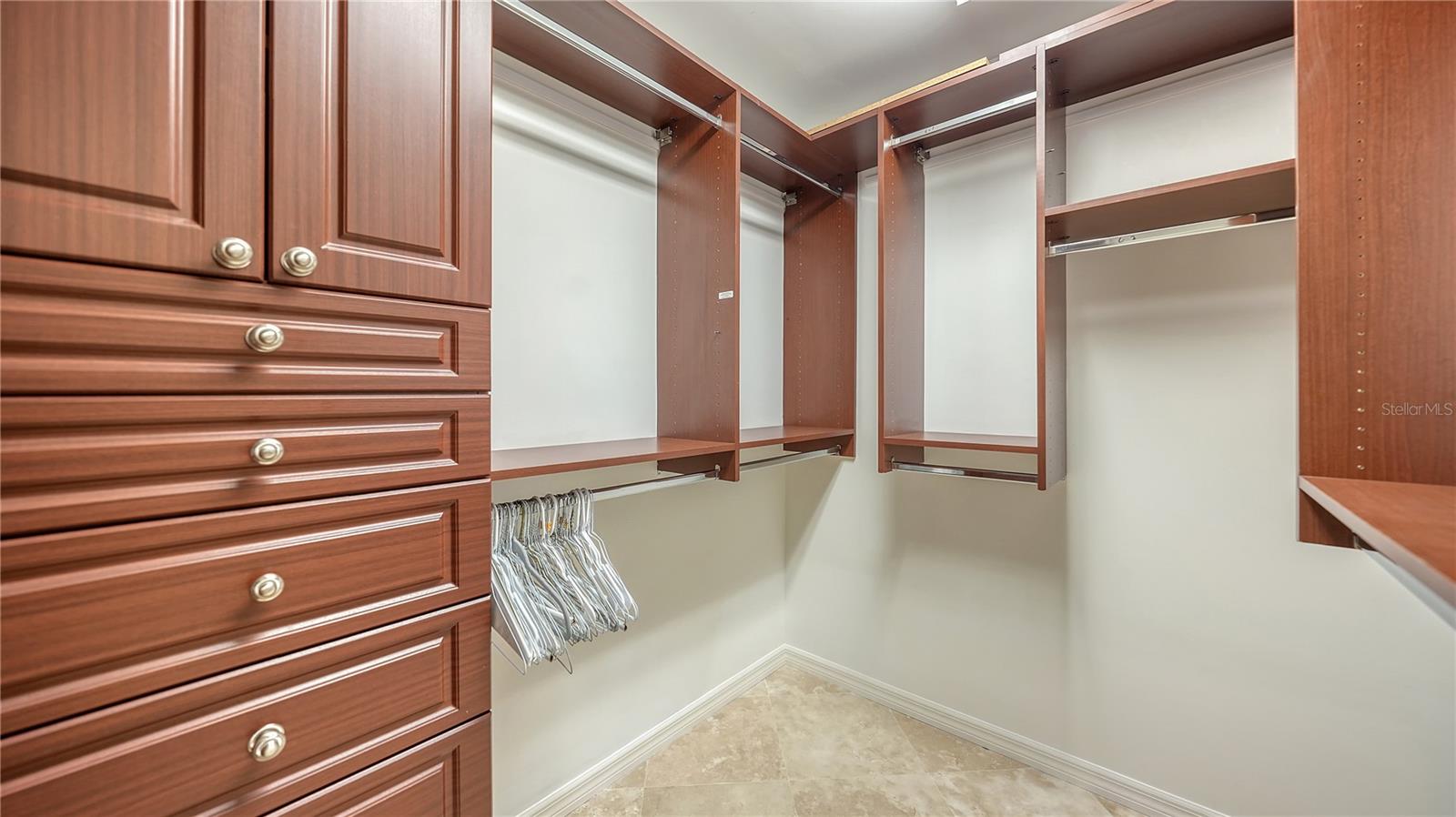 A4659991 Property Photo