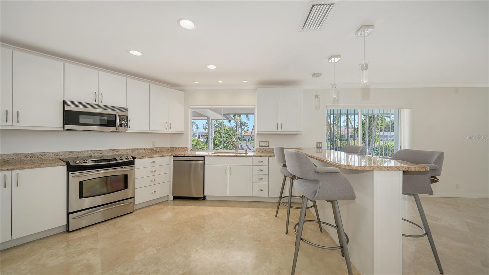 A4659991 Property Photo