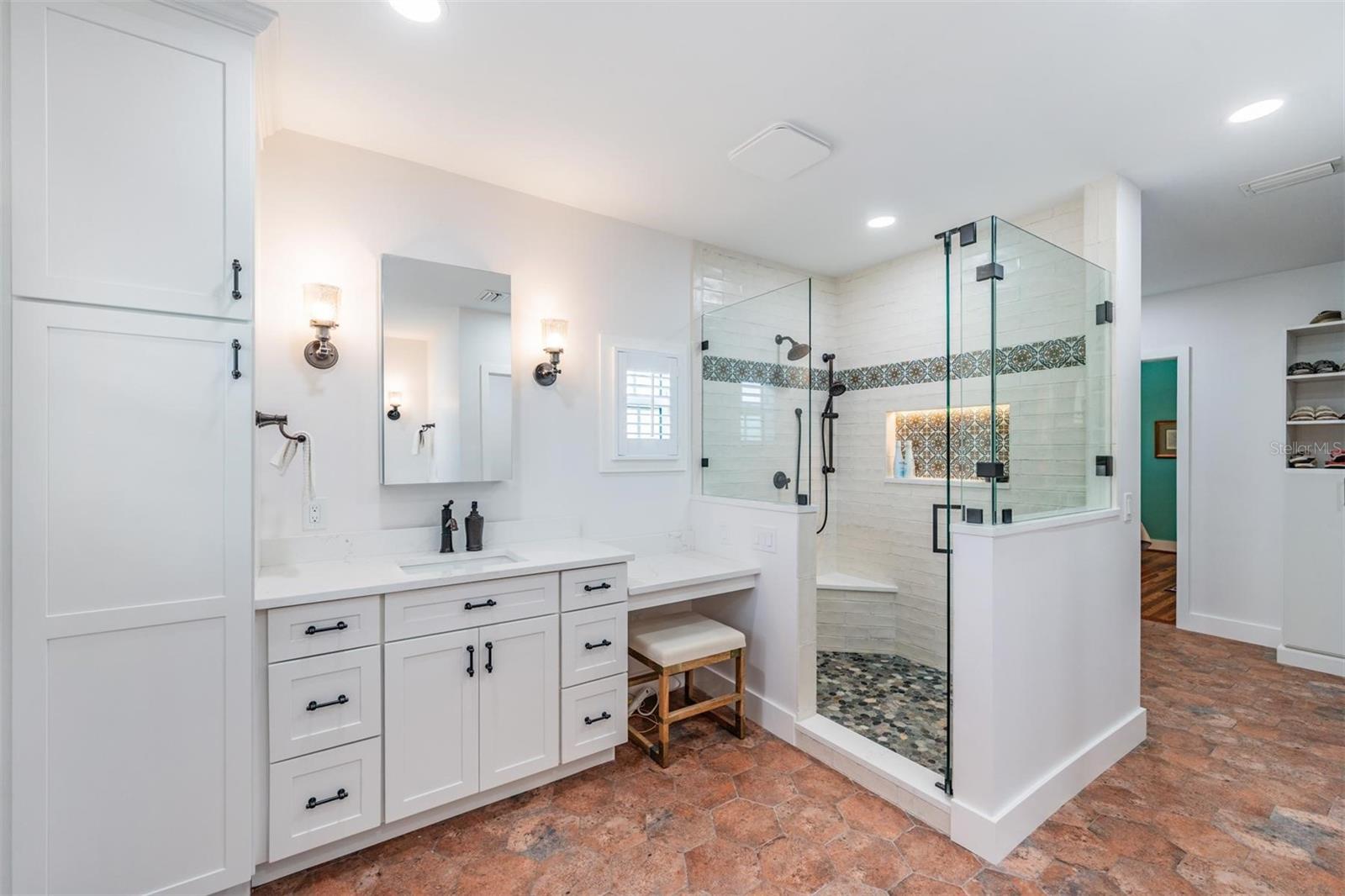 Primary Bath- 2 separate sinks