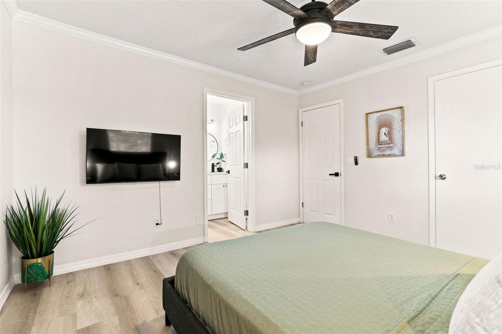 TB8410955 Property Photo