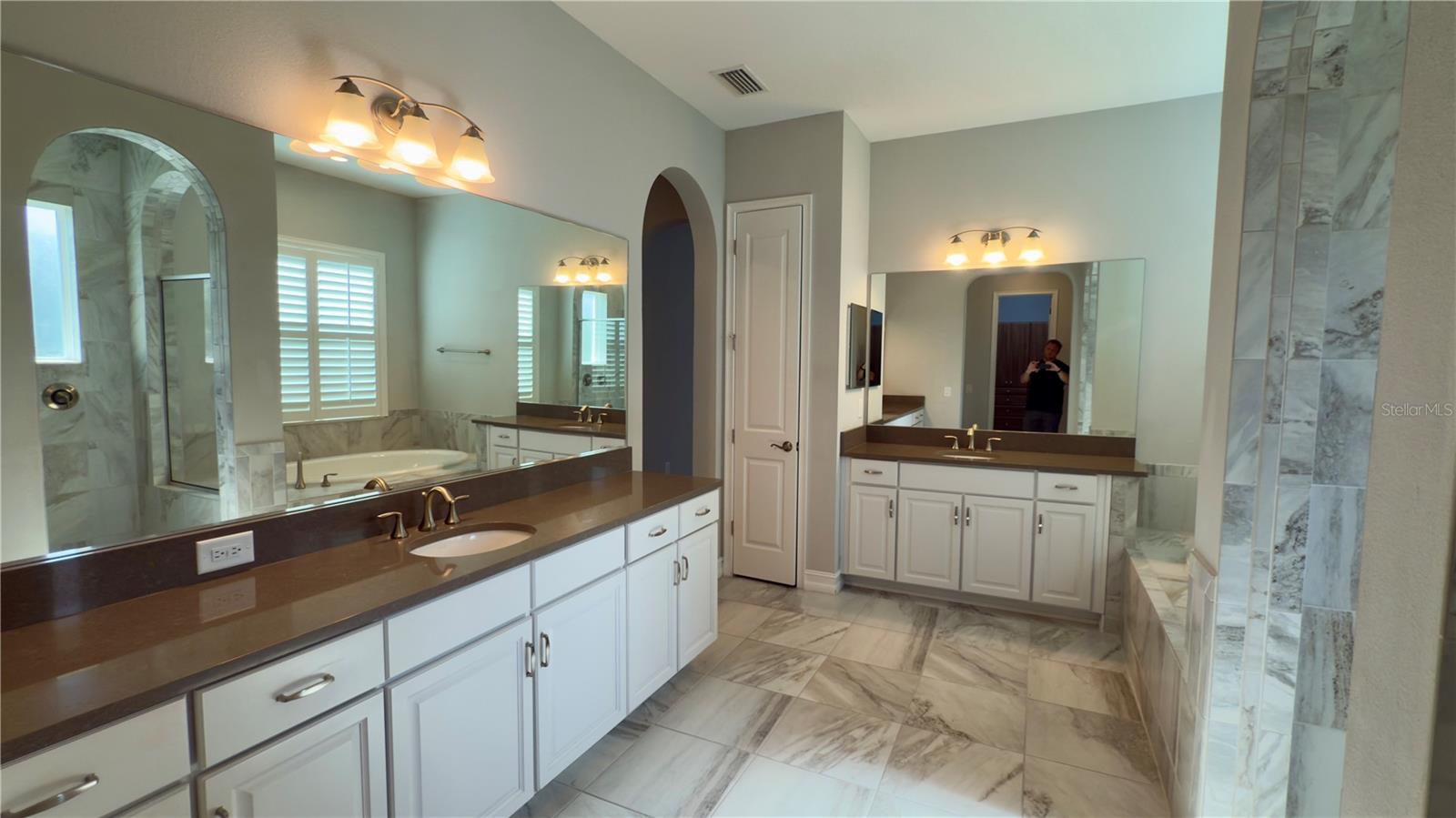 17923 BARN CLOSE DR, LUTZ, FL, 33559