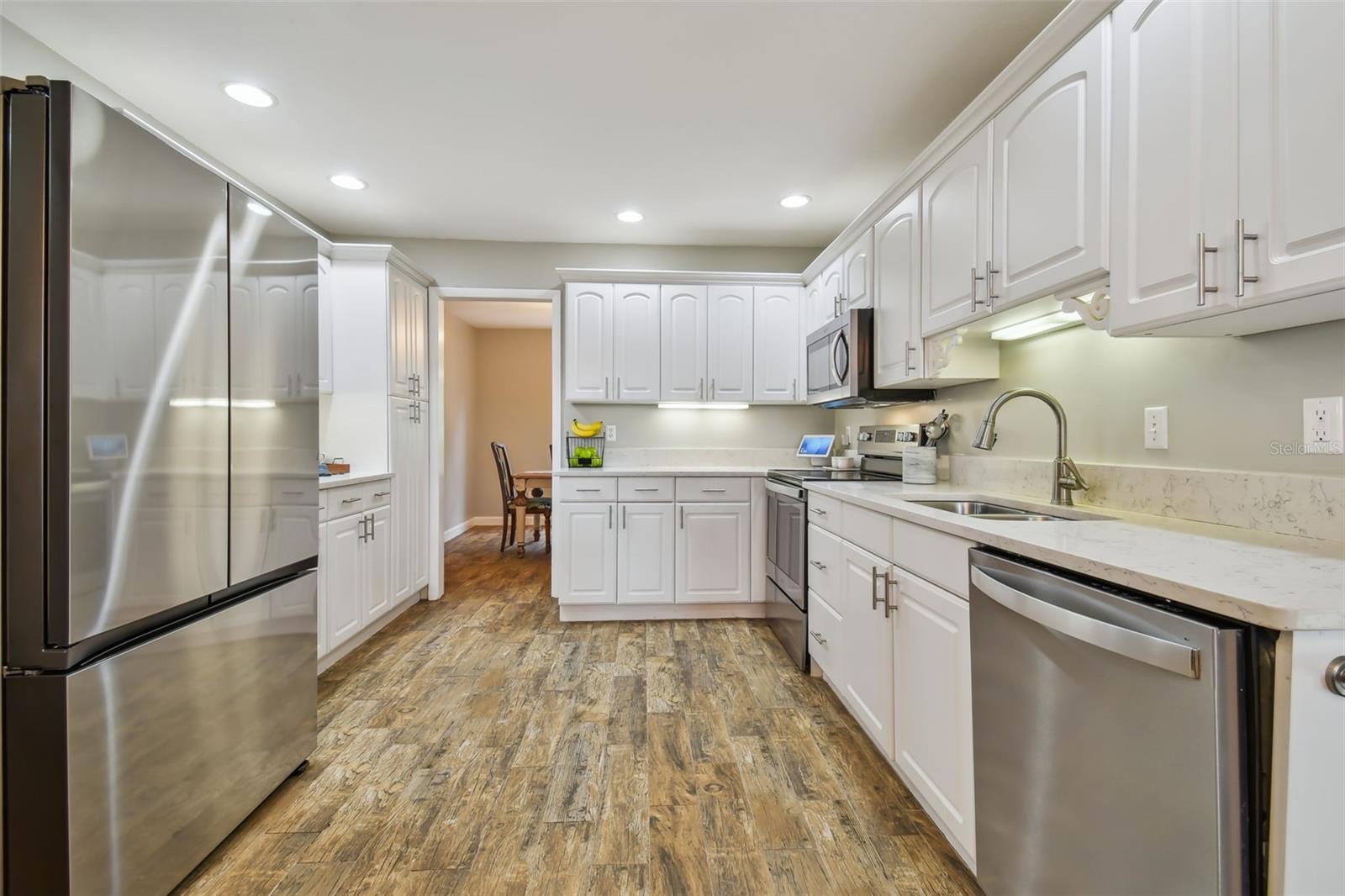 20006 LAKE HOLLY DR, LUTZ, FL, 33558