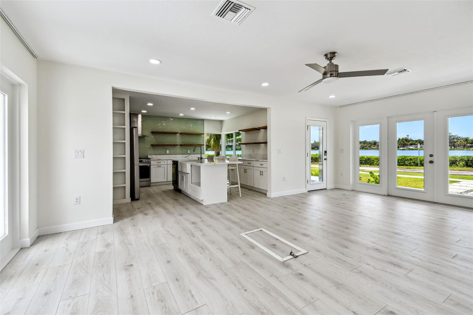 315 S SPRING BLVD, TARPON SPRINGS, FL, 34689