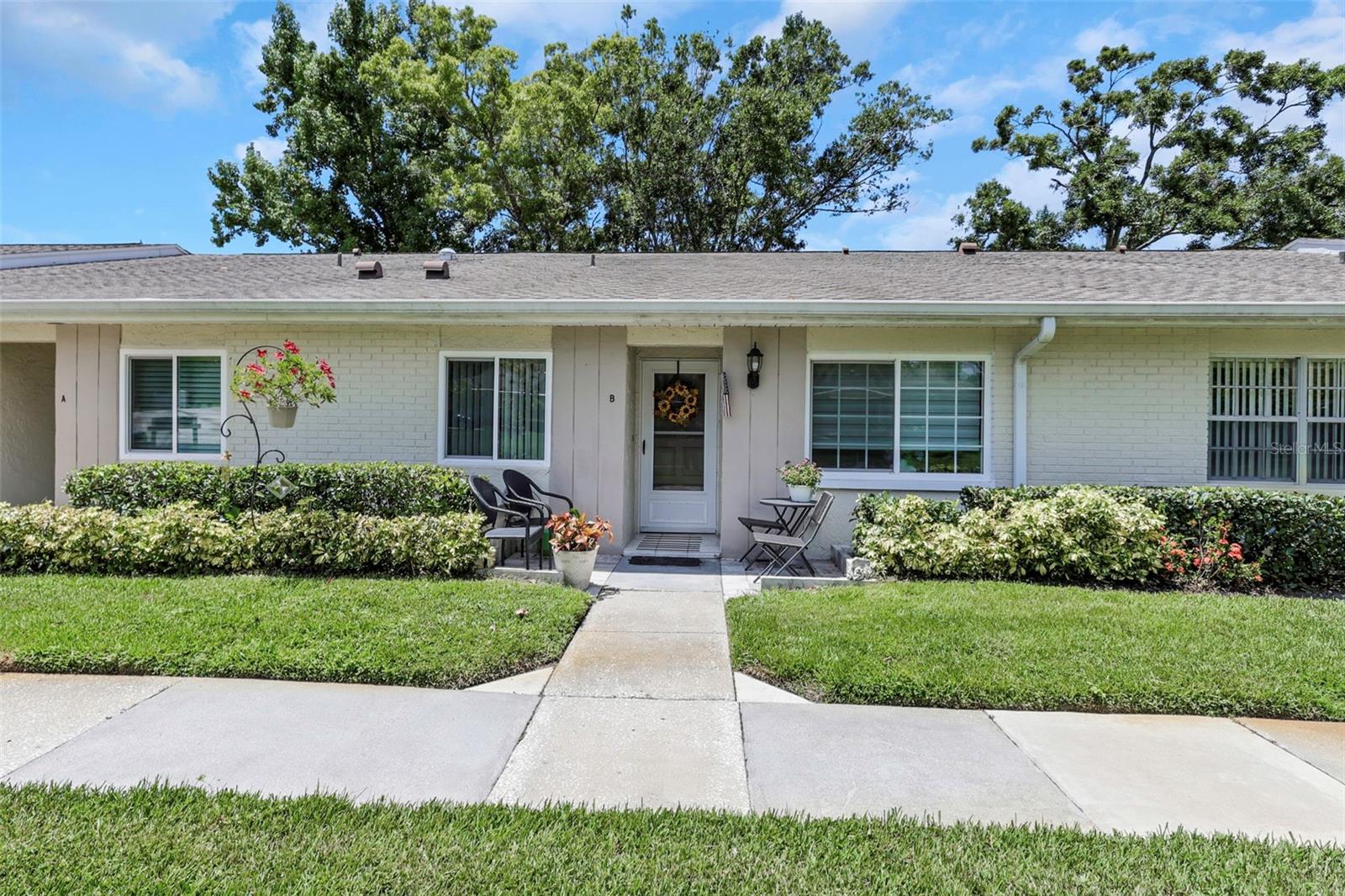 4 unit building w both neighbers being snowbirds