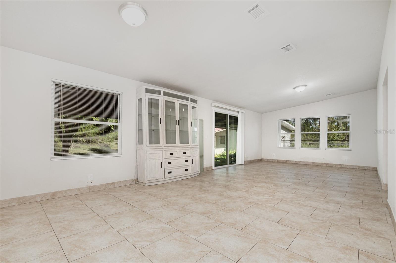 O6330530 Property Photo
