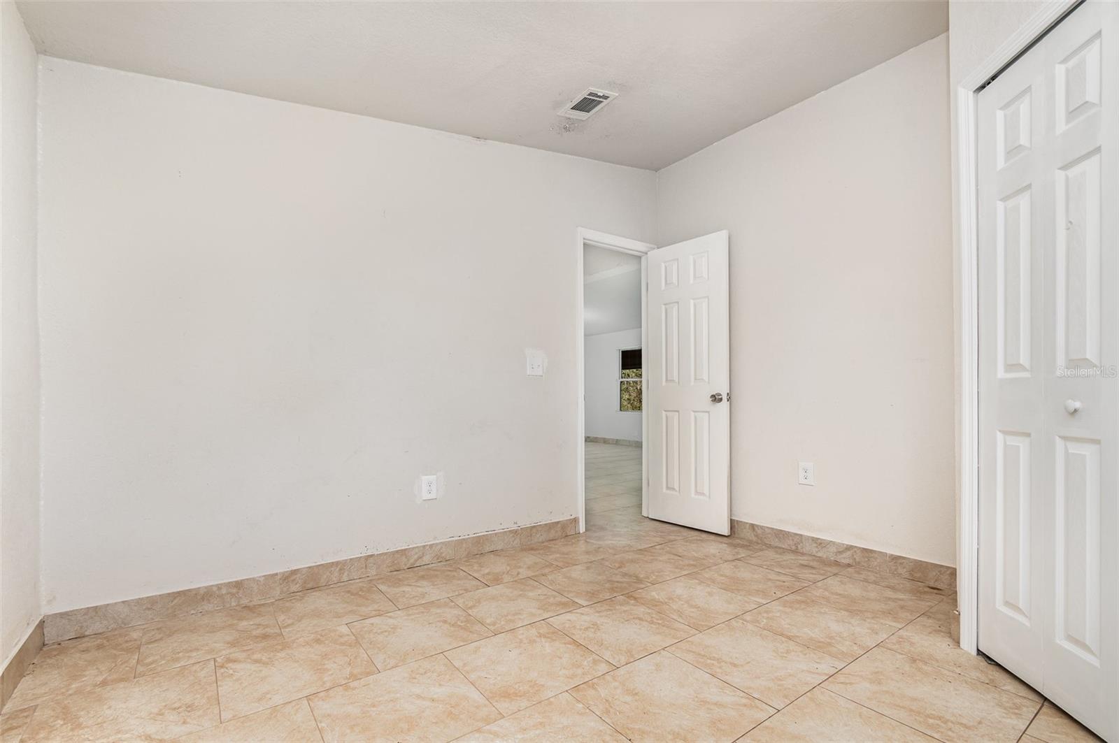O6330530 Property Photo