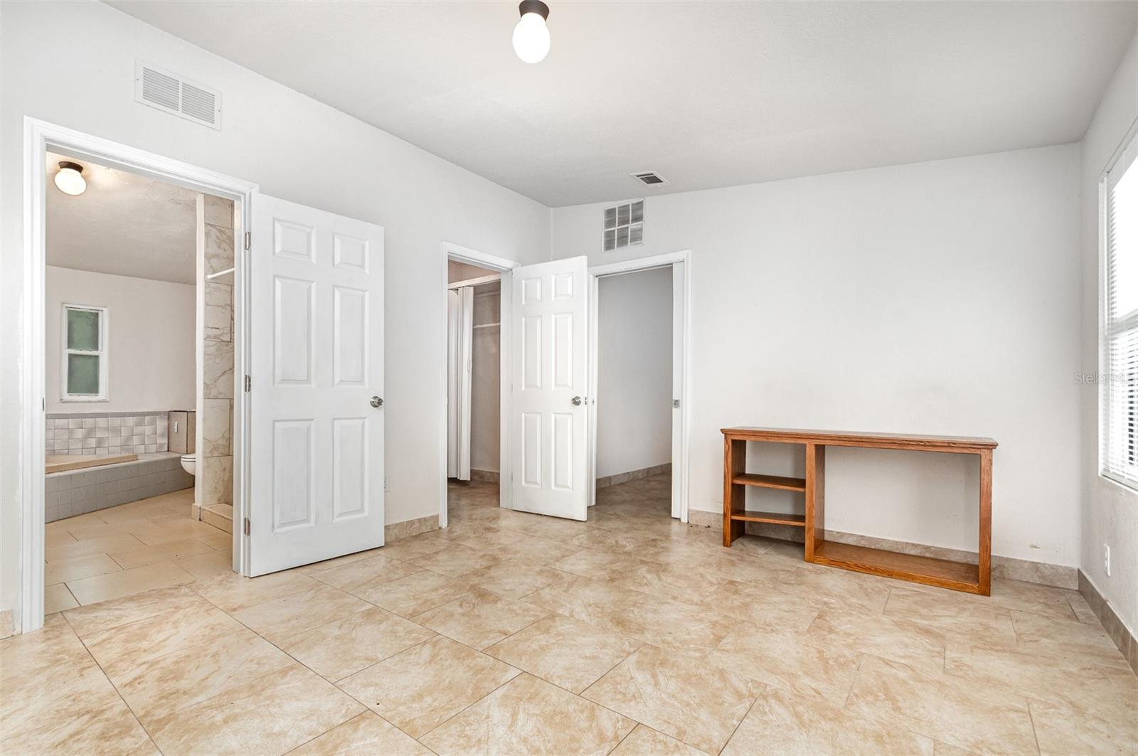 O6330530 Property Photo