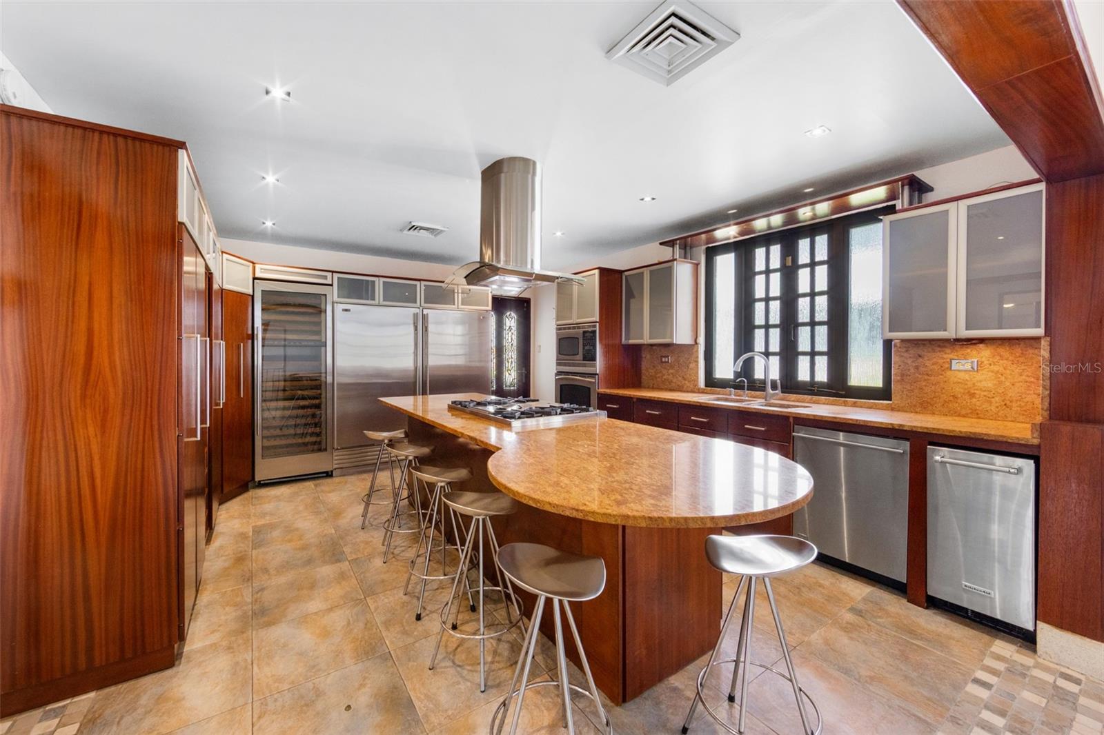 PR9115083 Property Photo