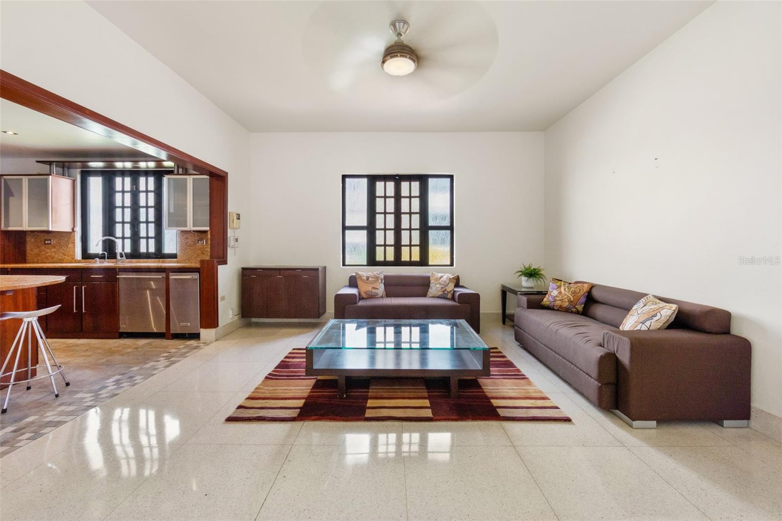 PR9115083 Property Photo