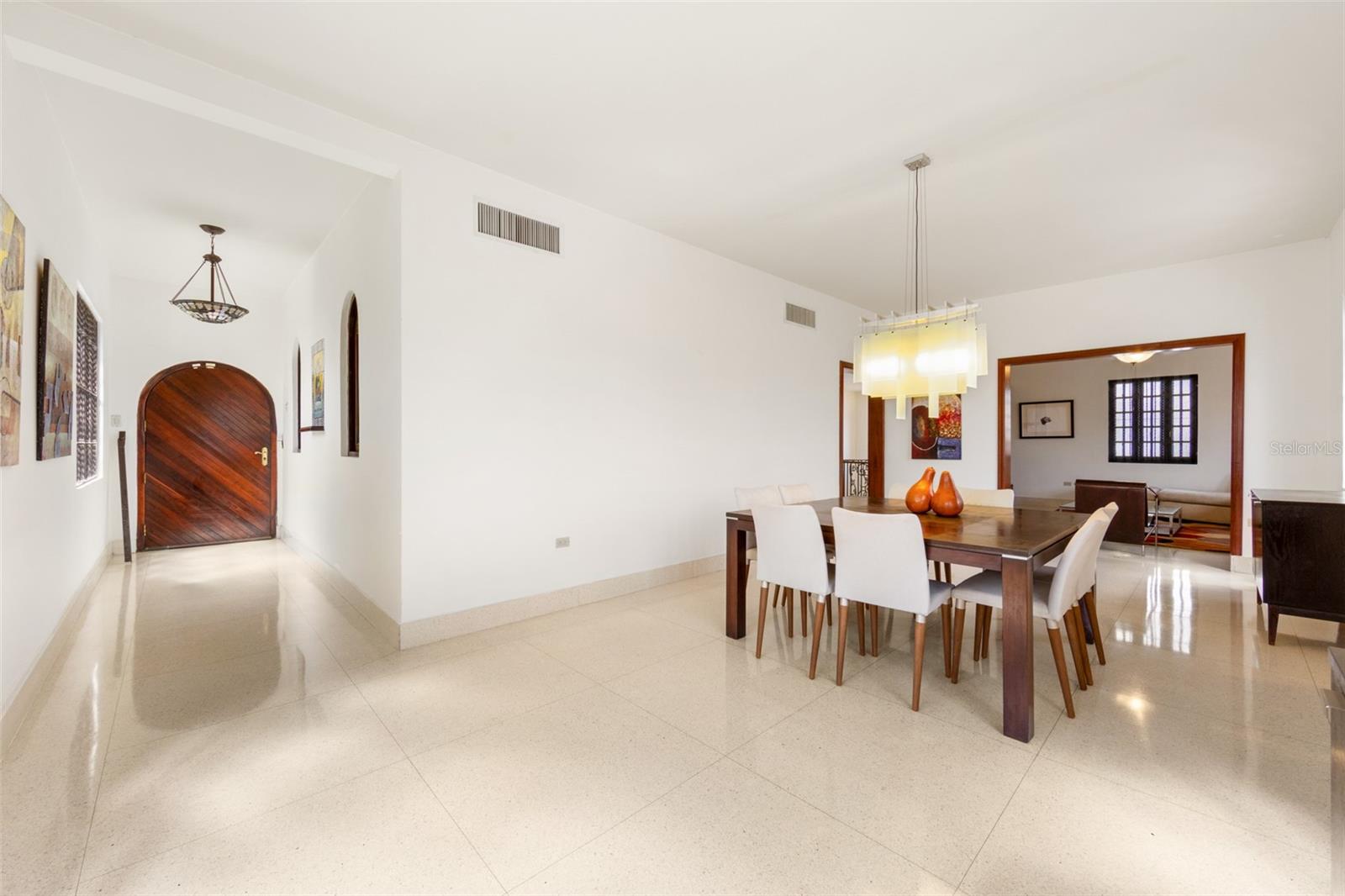 PR9115083 Property Photo