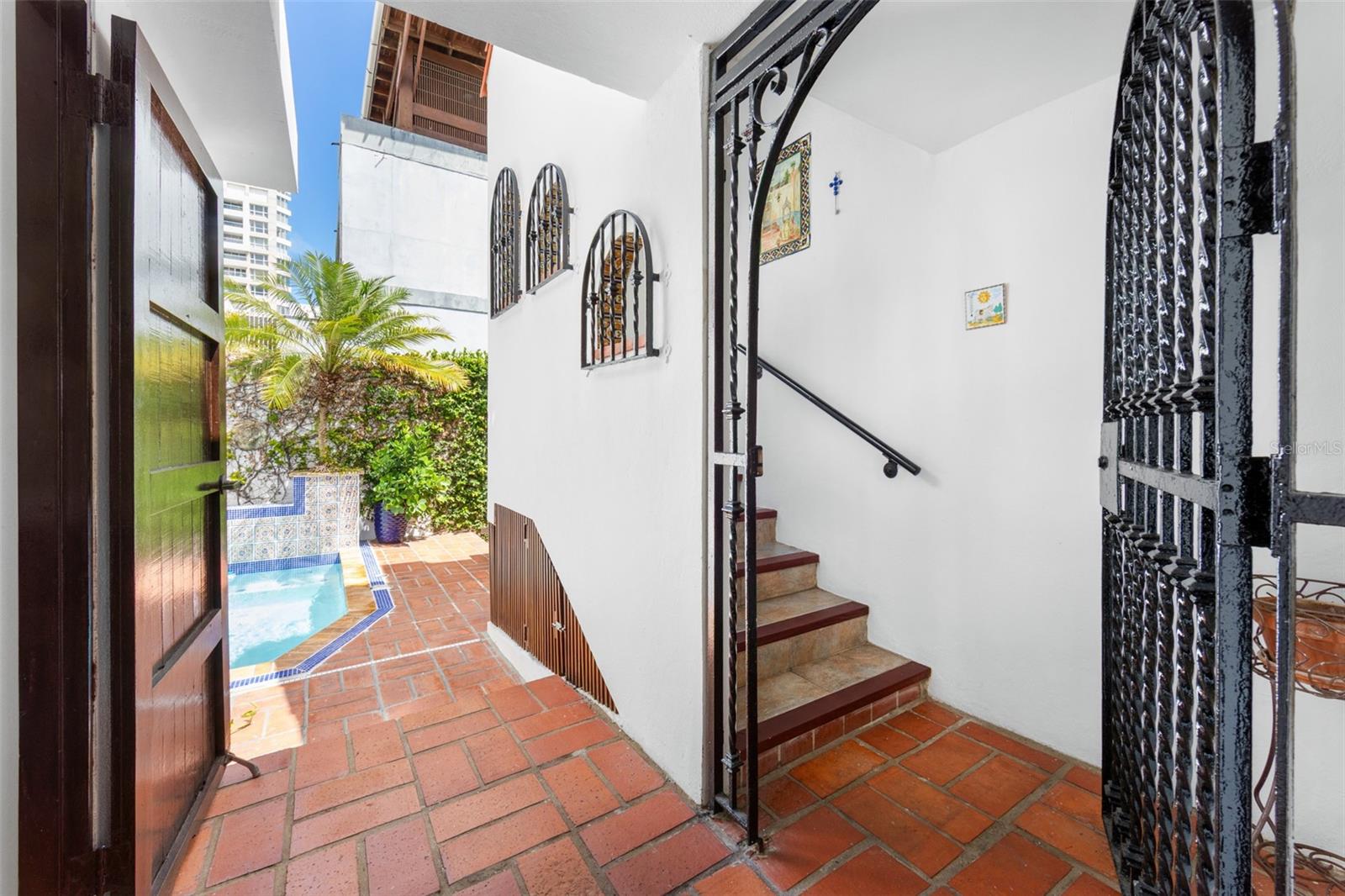 PR9115083 Property Photo