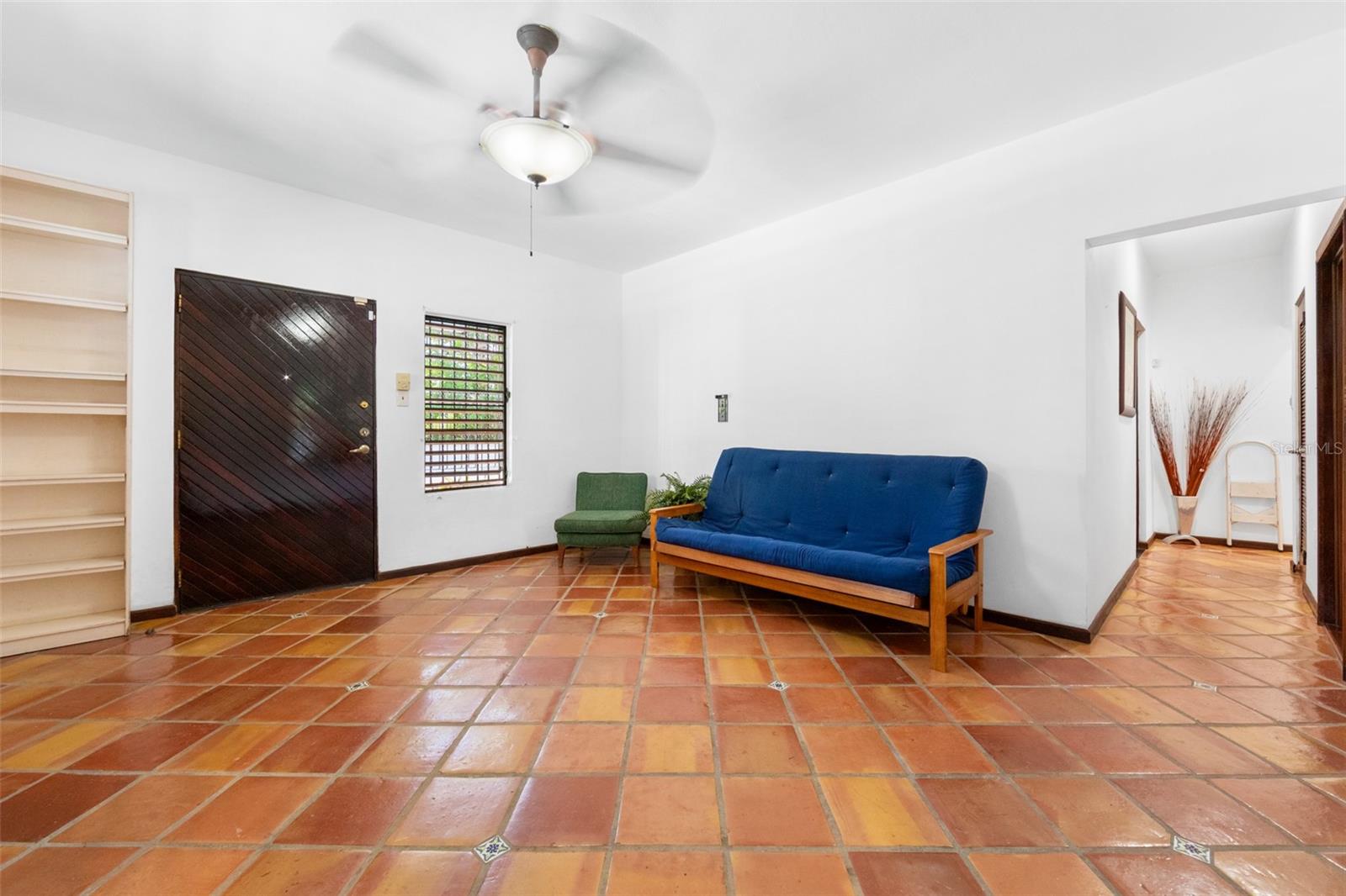 PR9115083 Property Photo