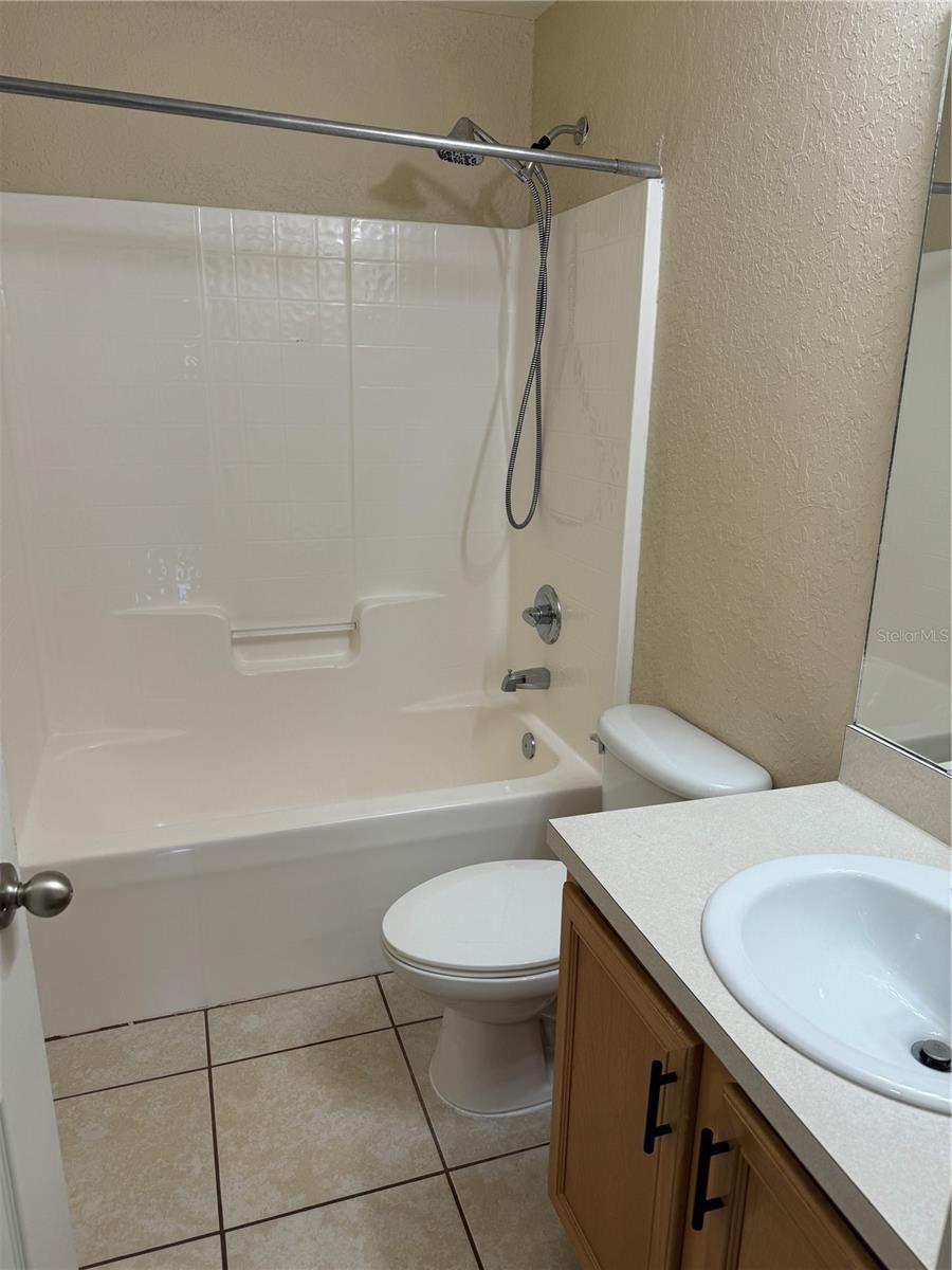 R4909685 Property Photo