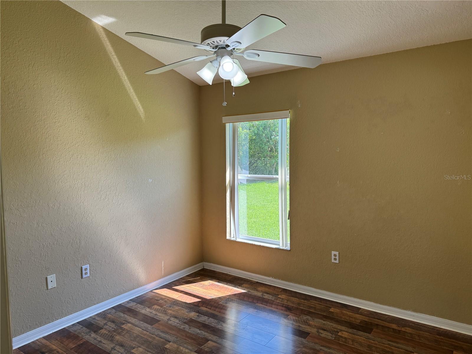 R4909685 Property Photo