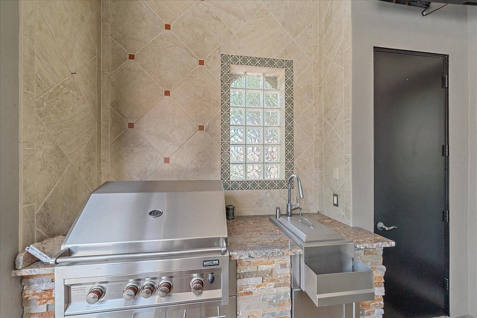 A4660157 Property Photo