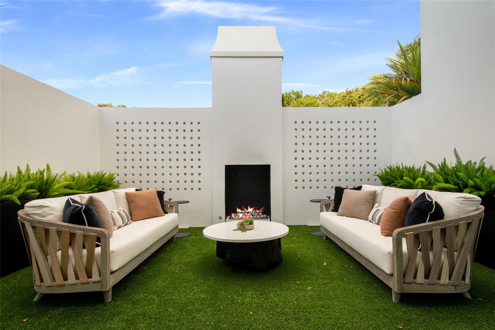 O6330736 Property Photo