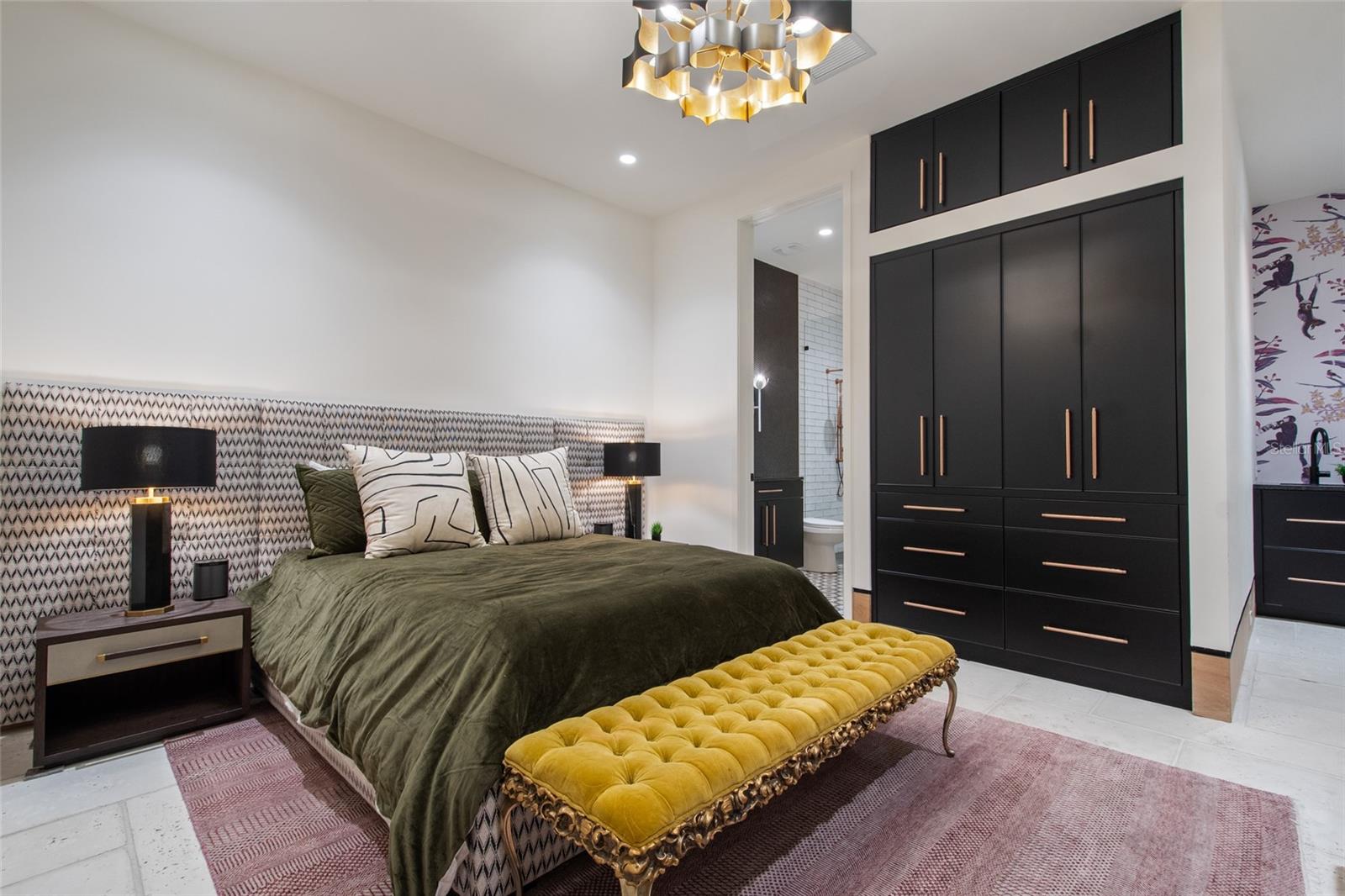 O6330736 Property Photo