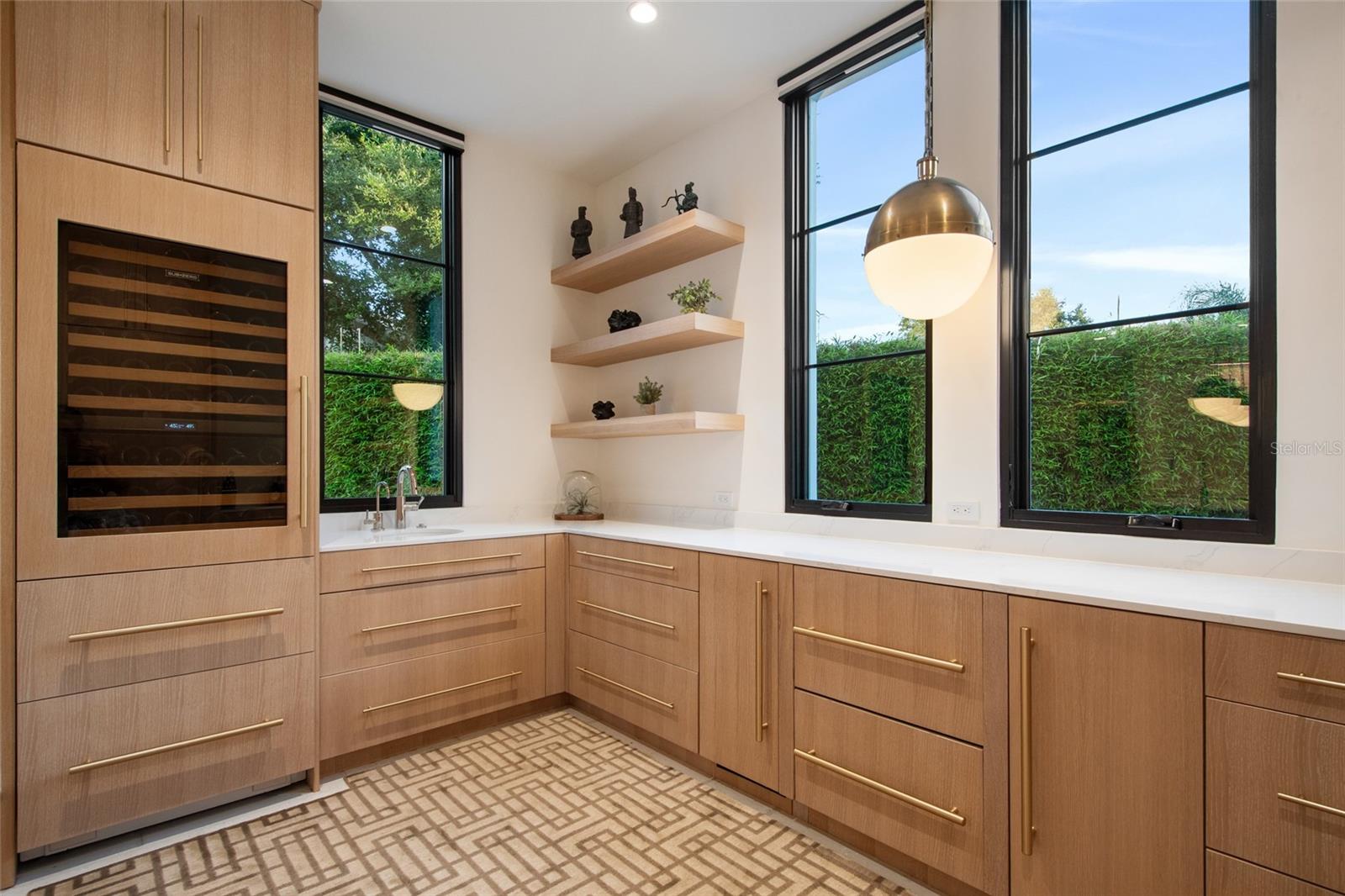 O6330736 Property Photo