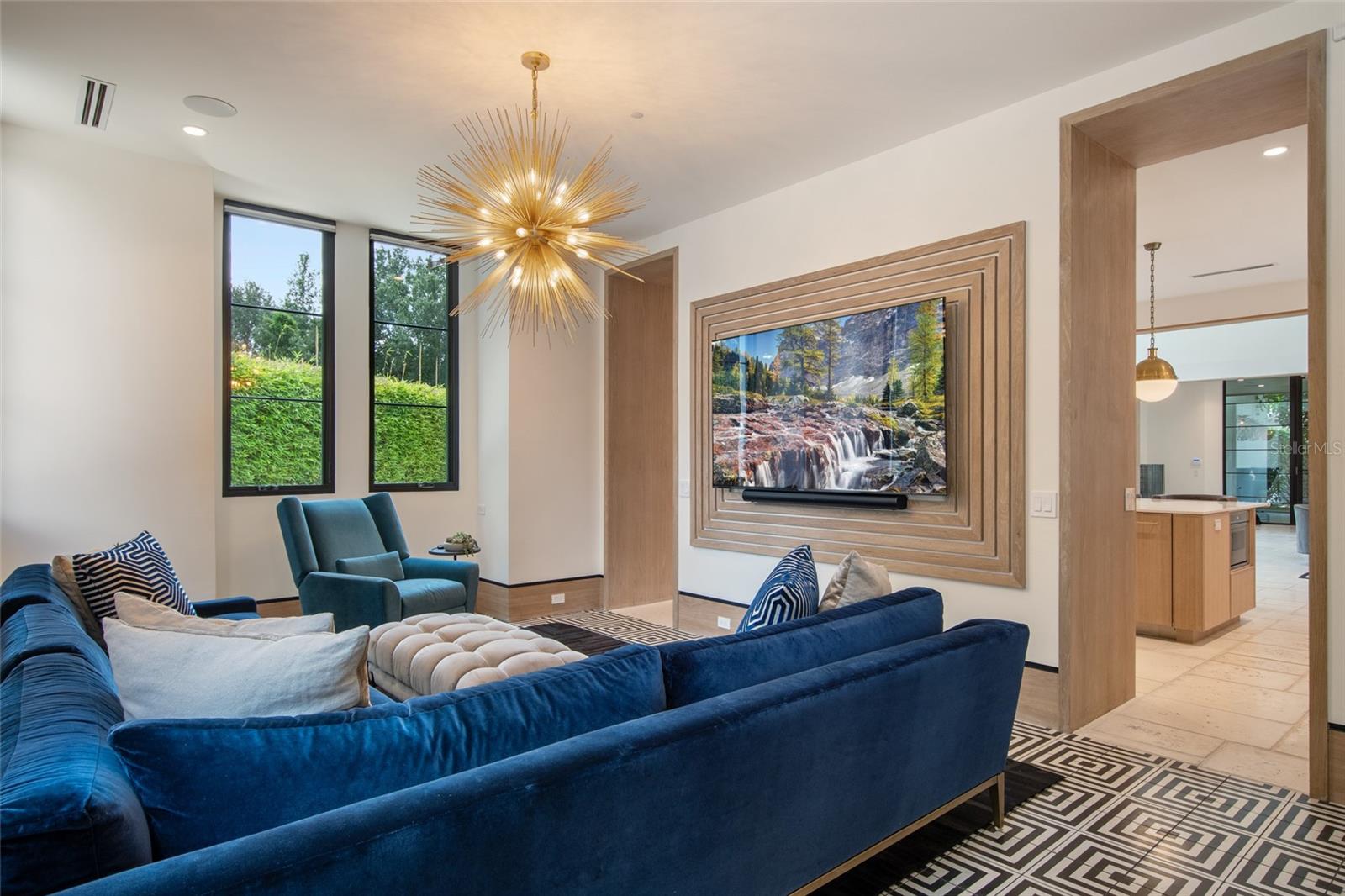 O6330736 Property Photo