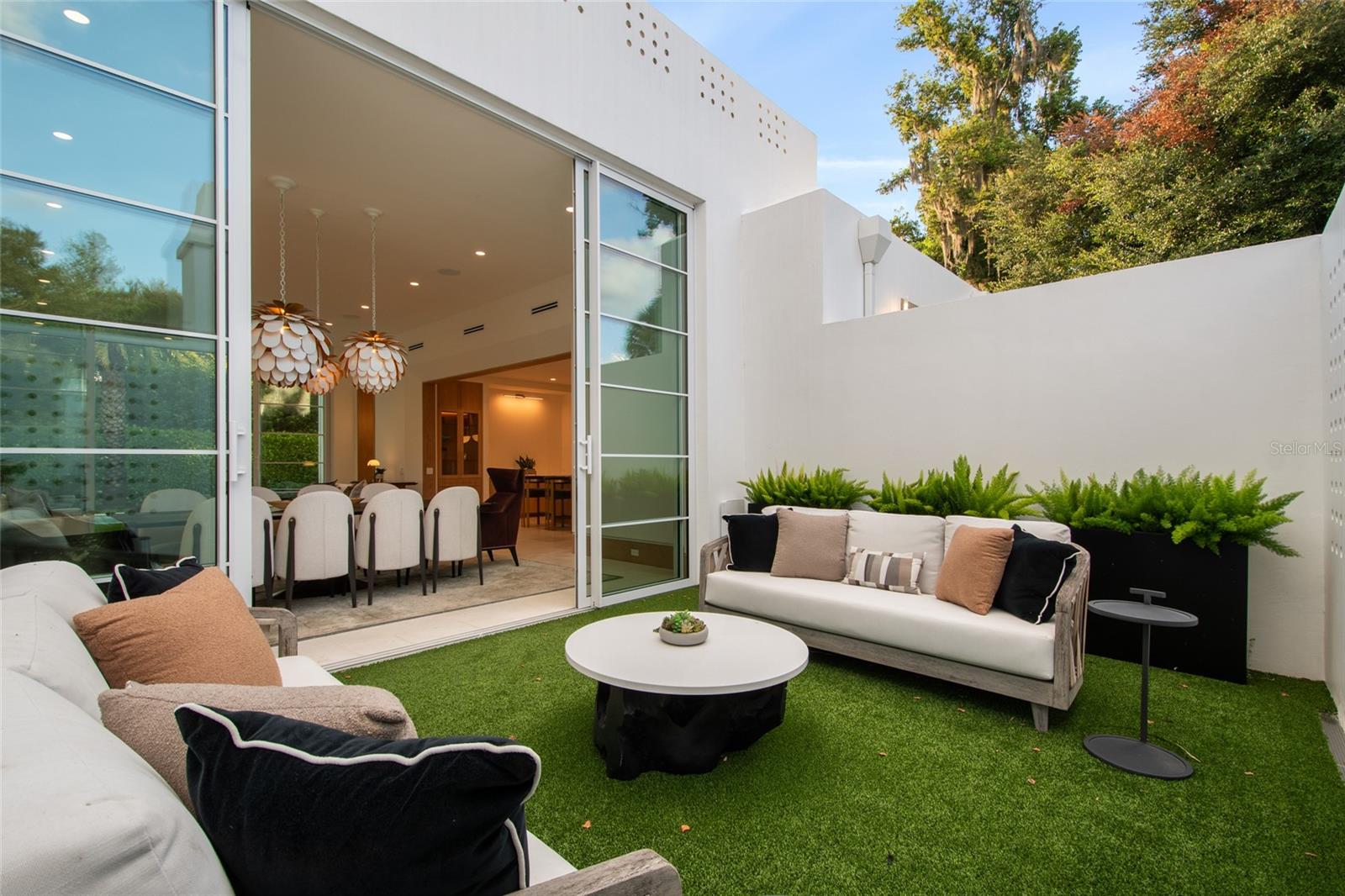 O6330736 Property Photo