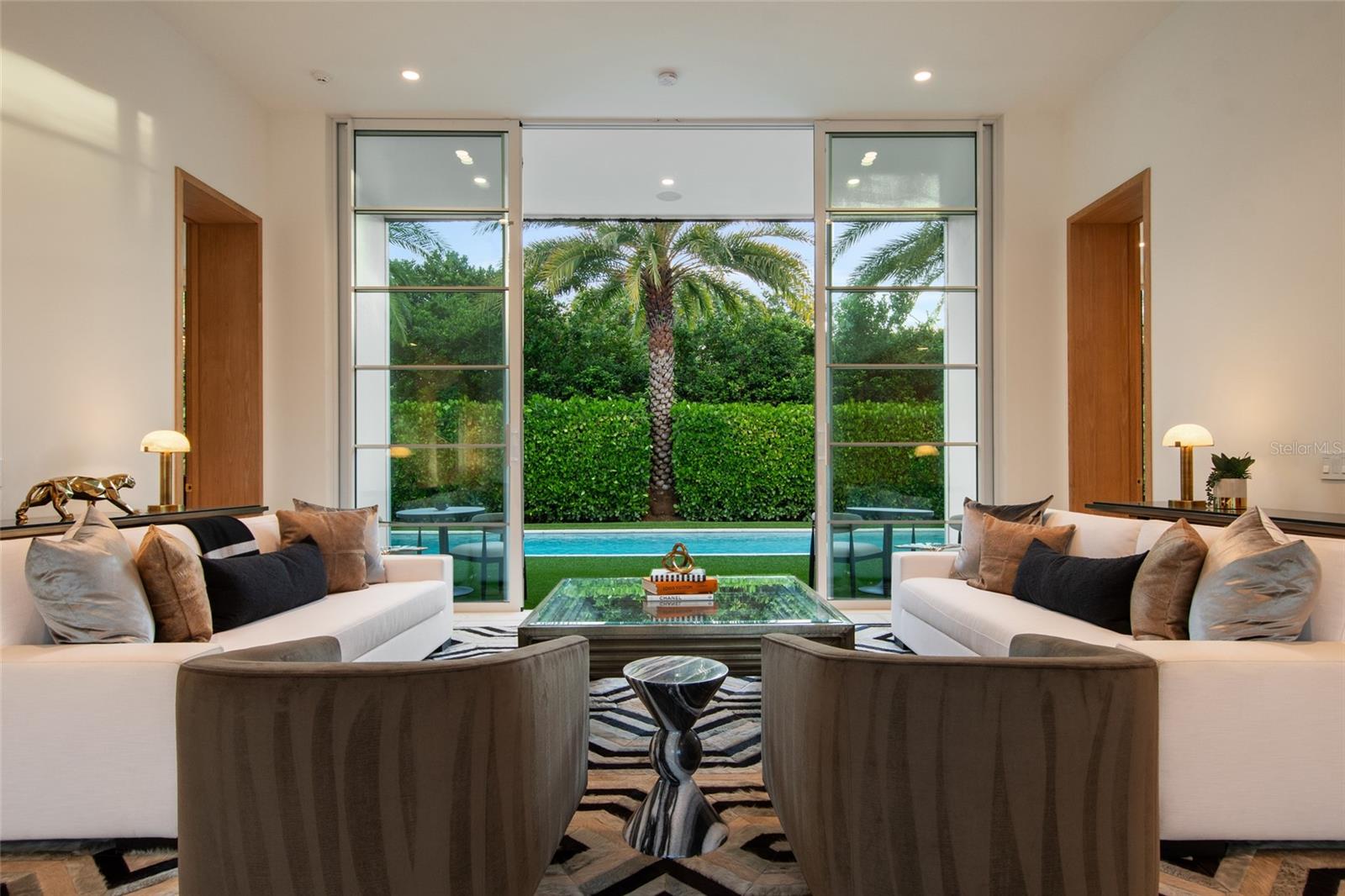 O6330736 Property Photo