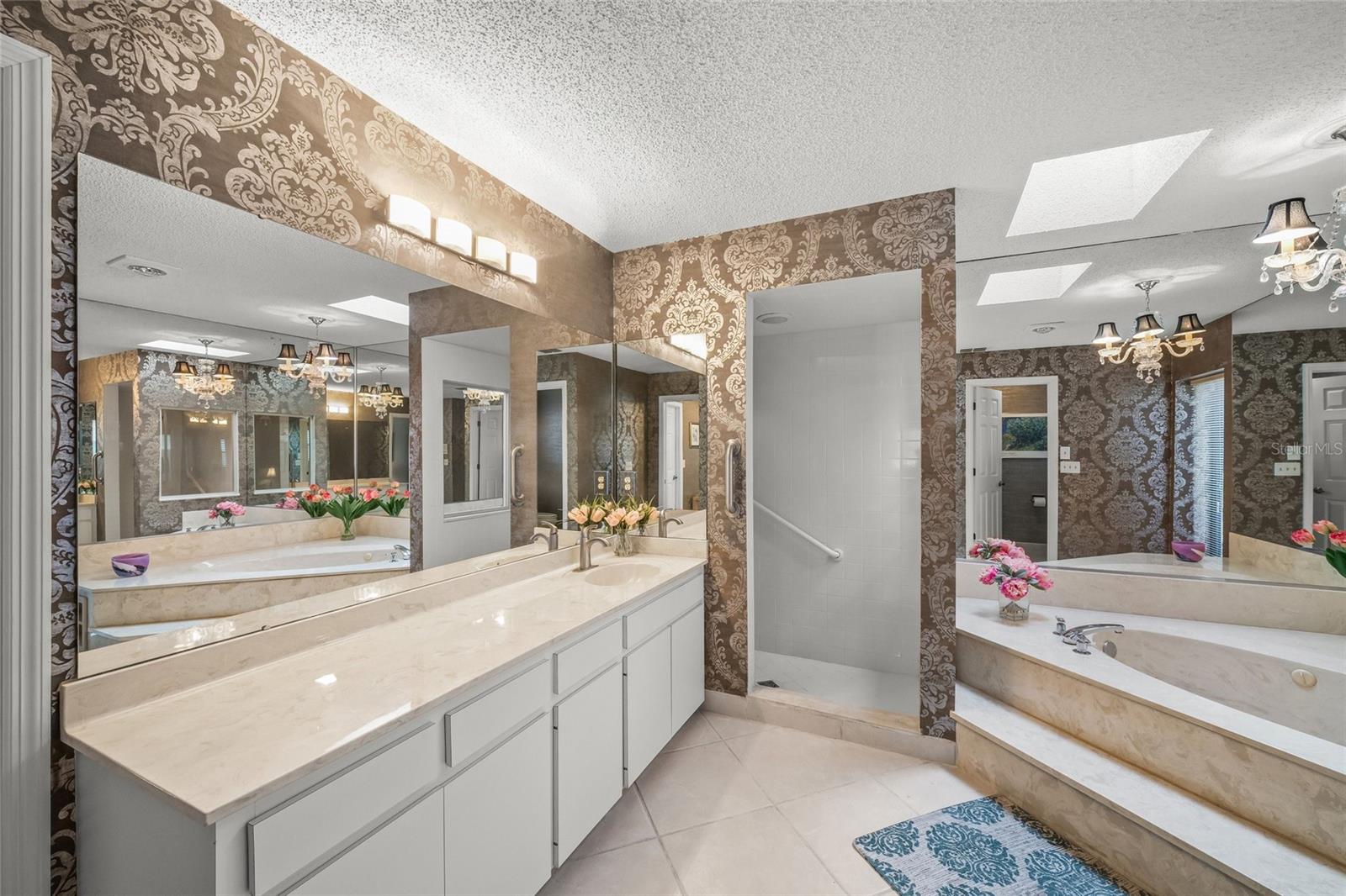 A4660180 Property Photo