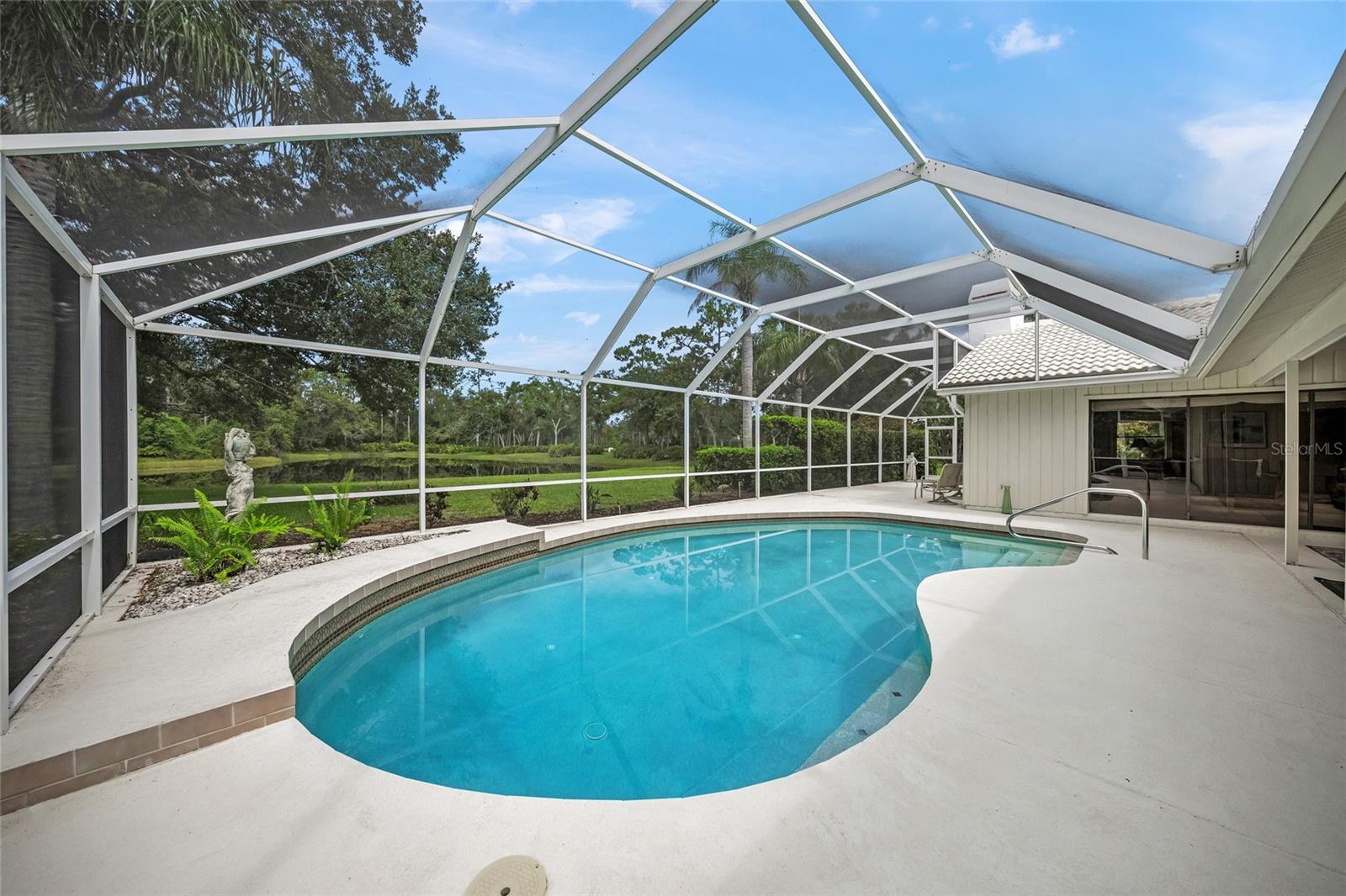 A4660180 Property Photo