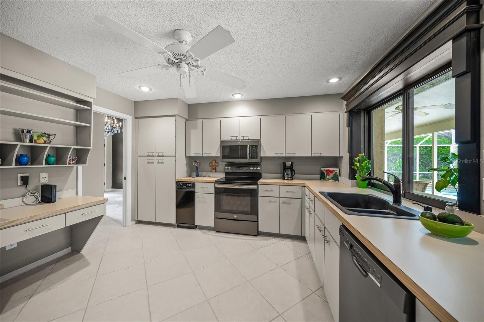 A4660180 Property Photo