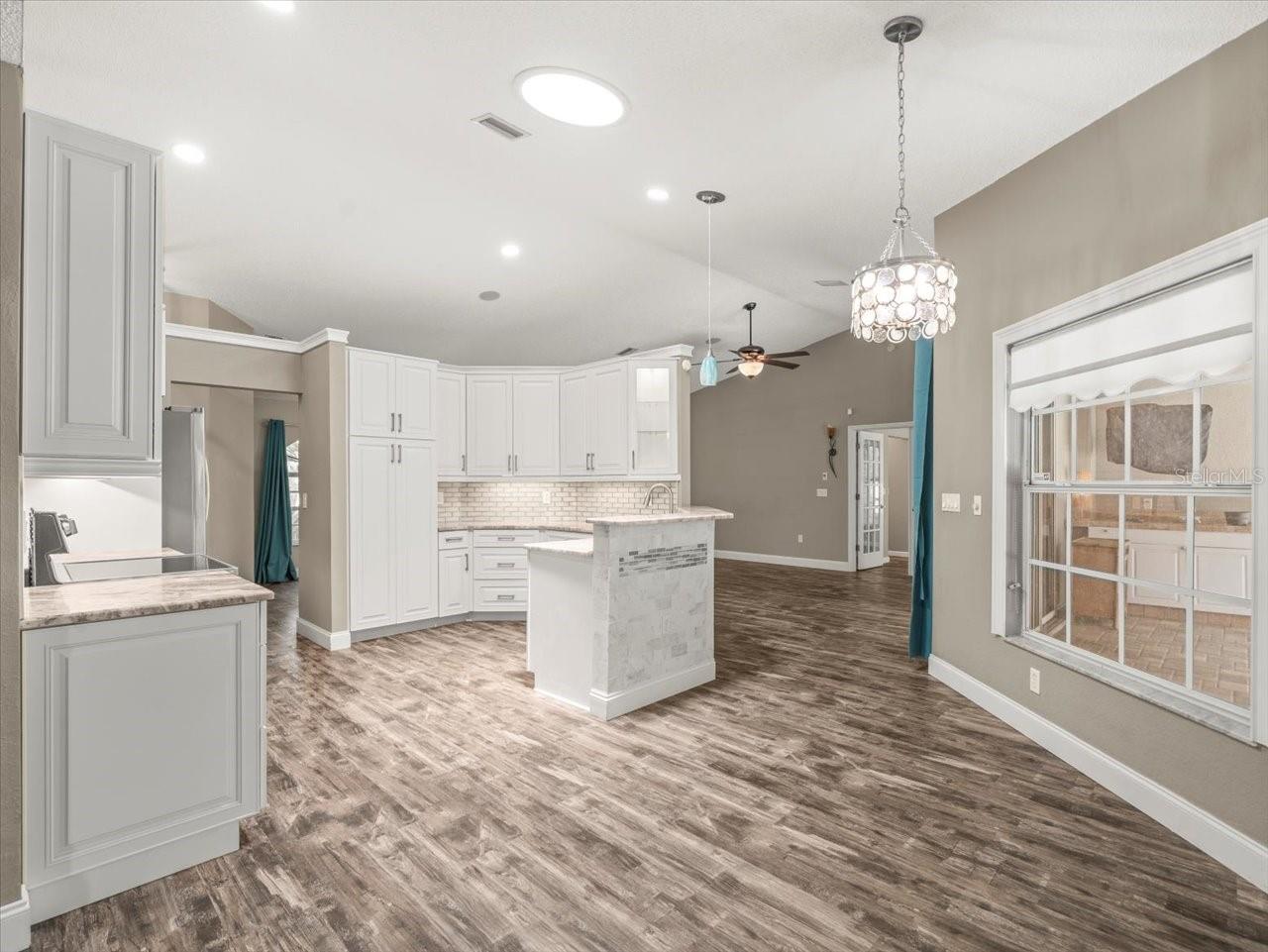 Eat in area near the Kitchen