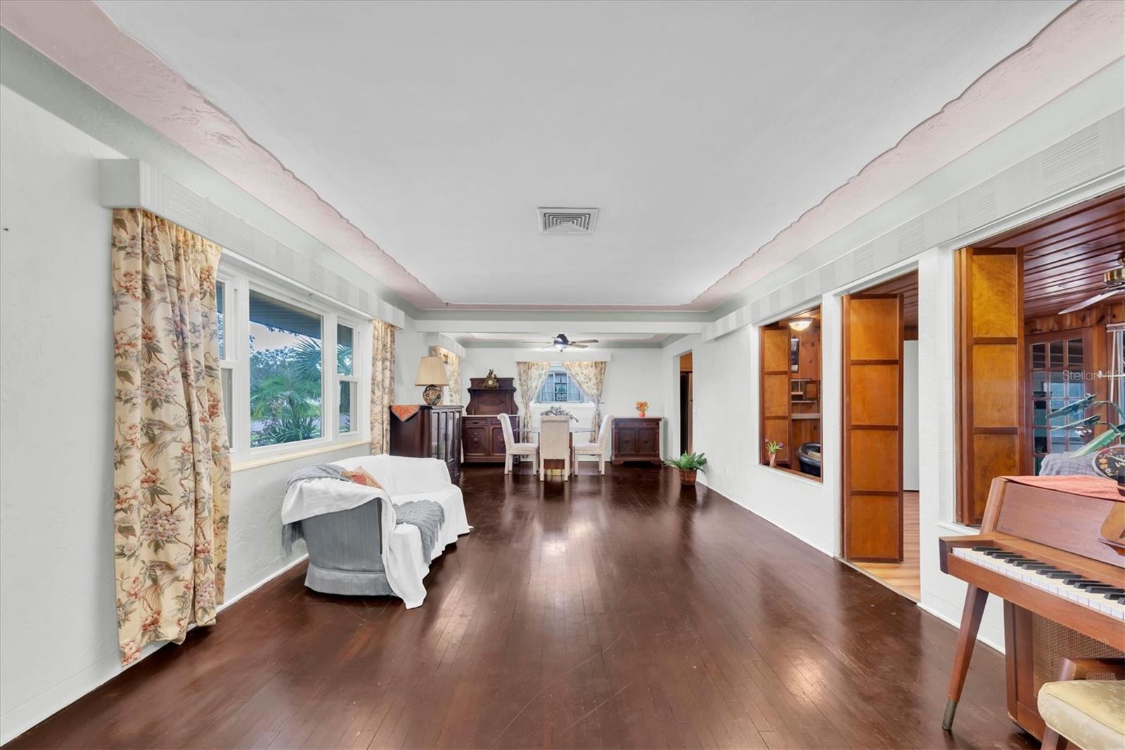 125 49TH ST N, ST PETERSBURG, FL, 33710