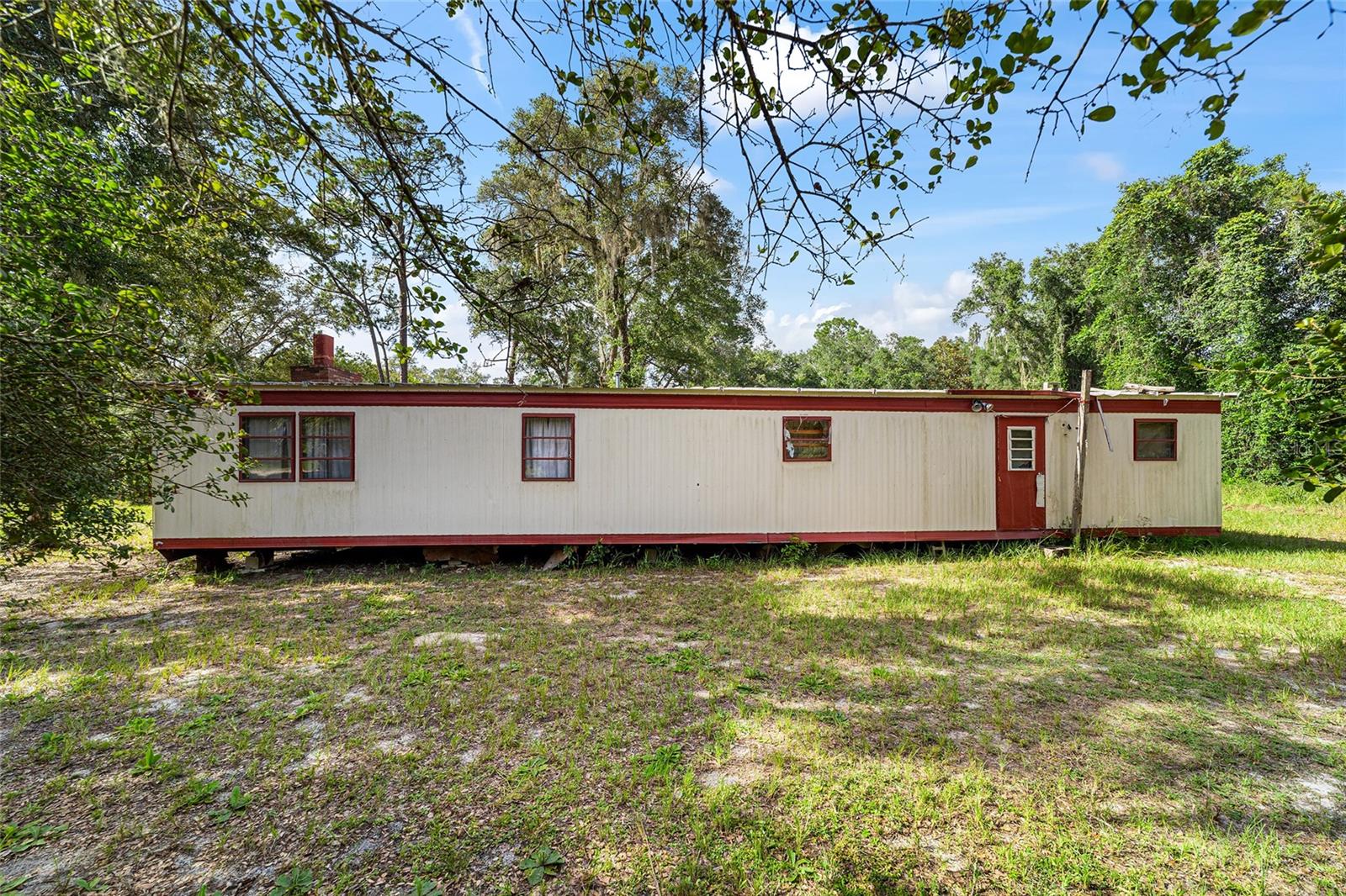 W7877658 Property Photo