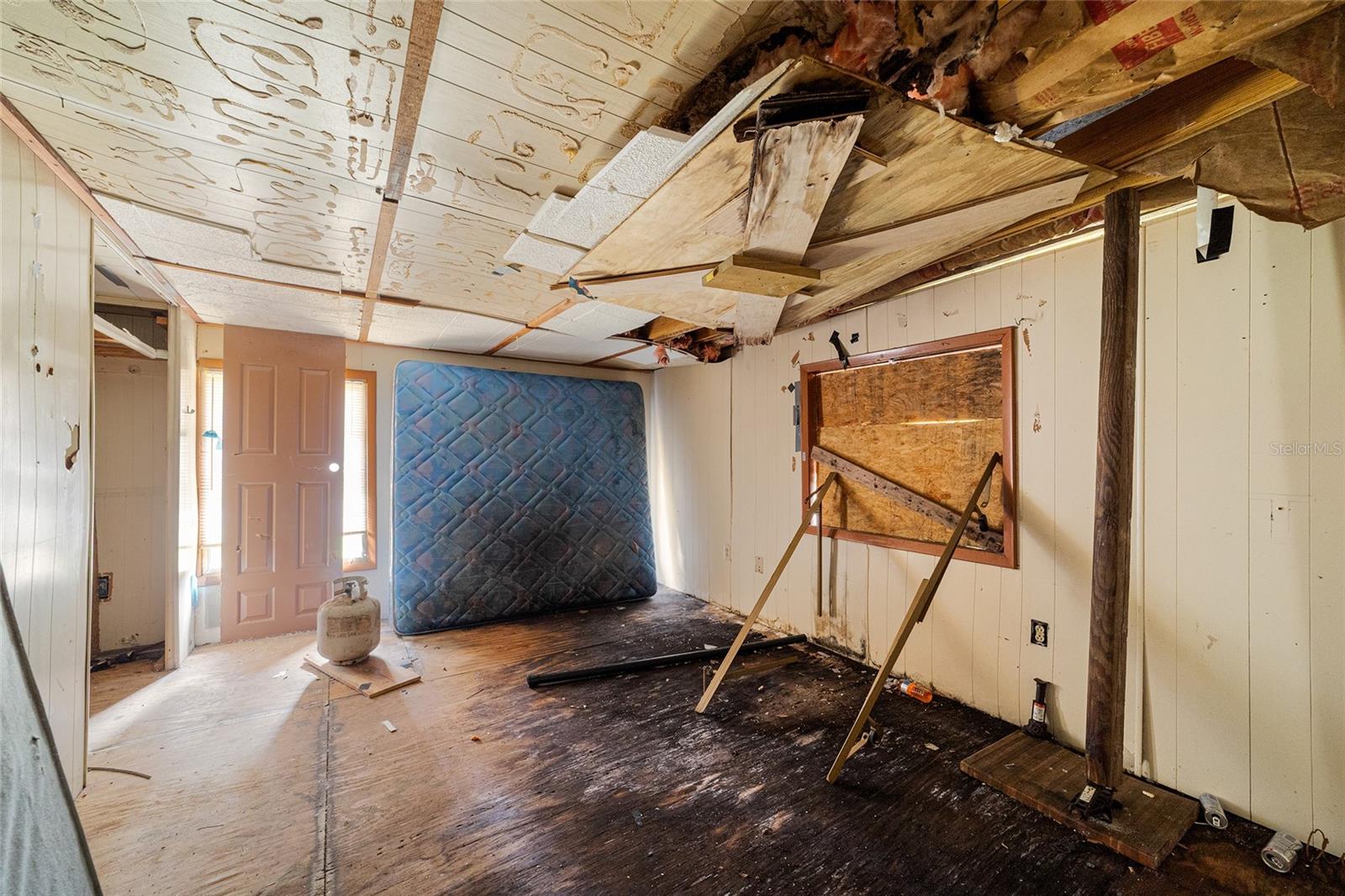 W7877658 Property Photo