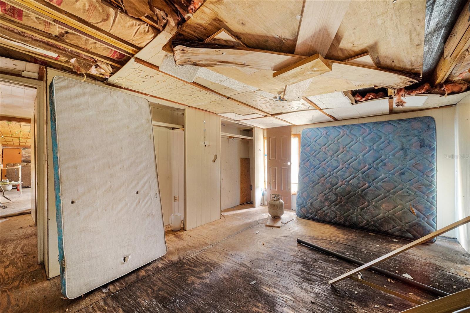 W7877658 Property Photo