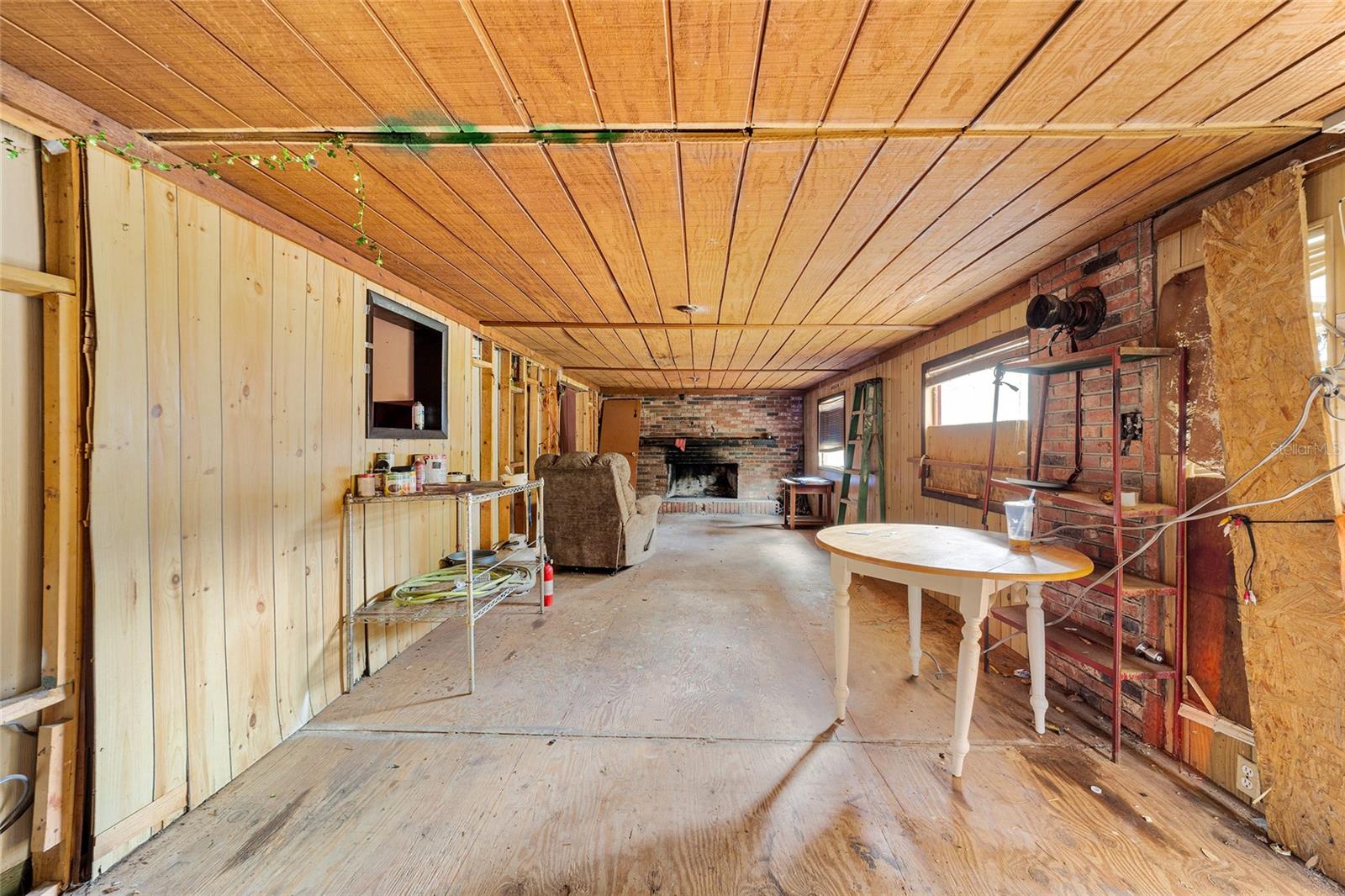 W7877658 Property Photo