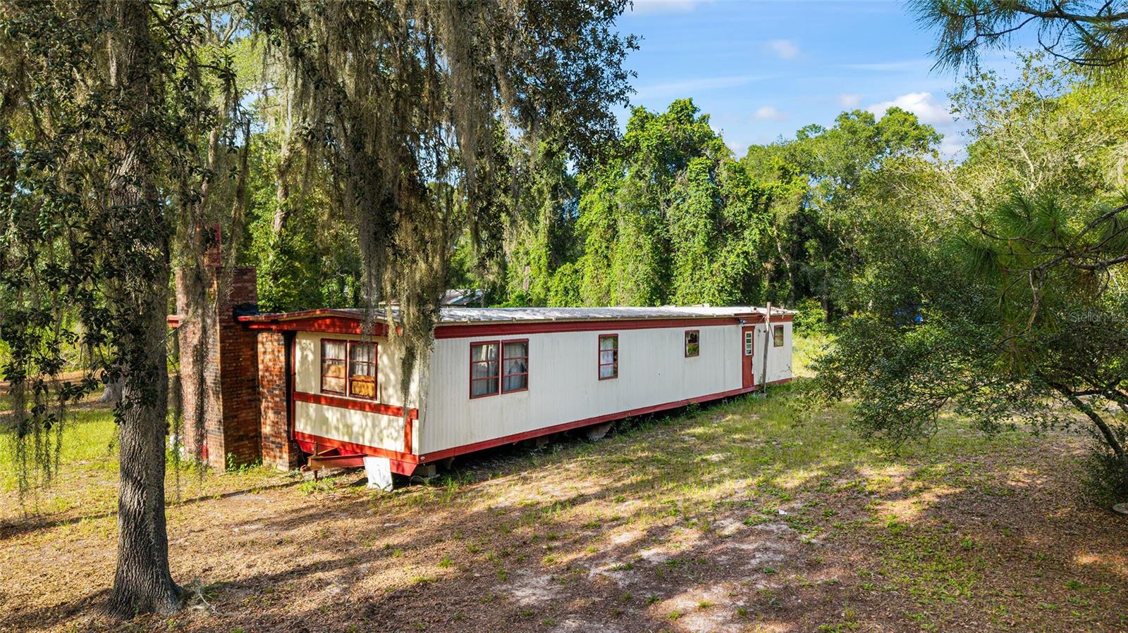 W7877658 Property Photo