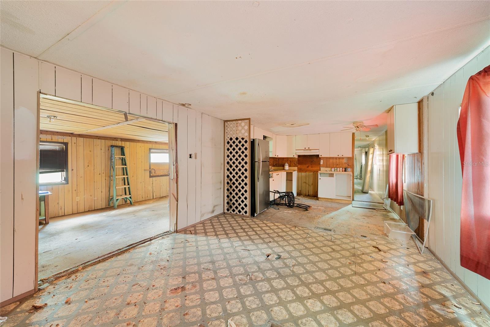 W7877658 Property Photo