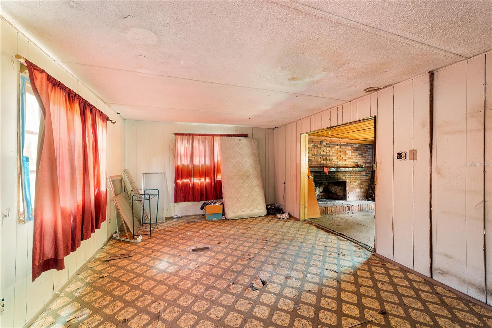 W7877658 Property Photo