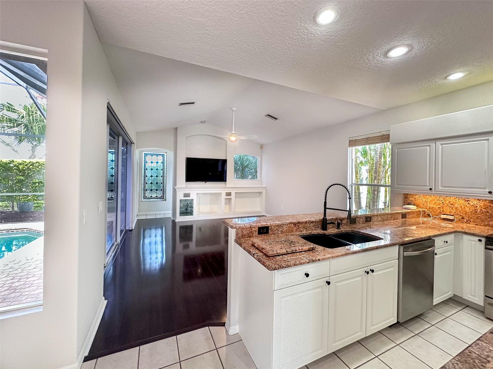 C7512873 Property Photo