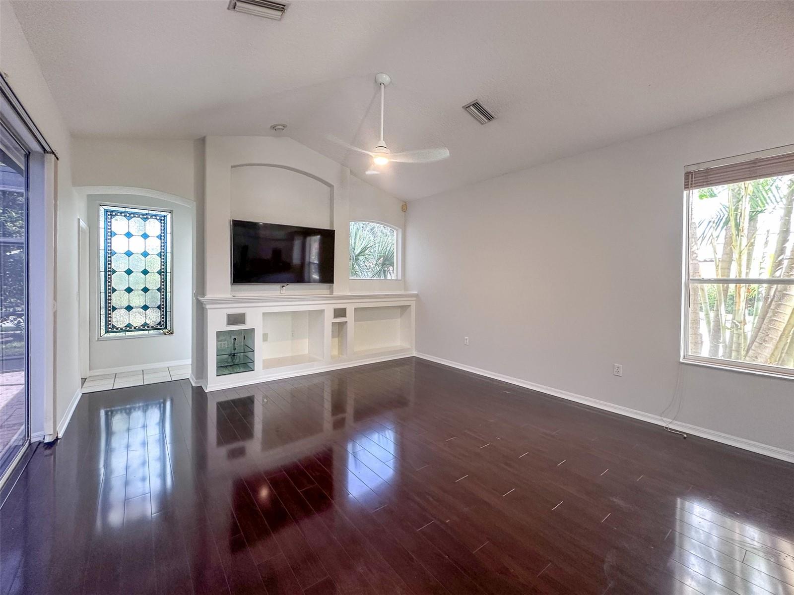 C7512873 Property Photo