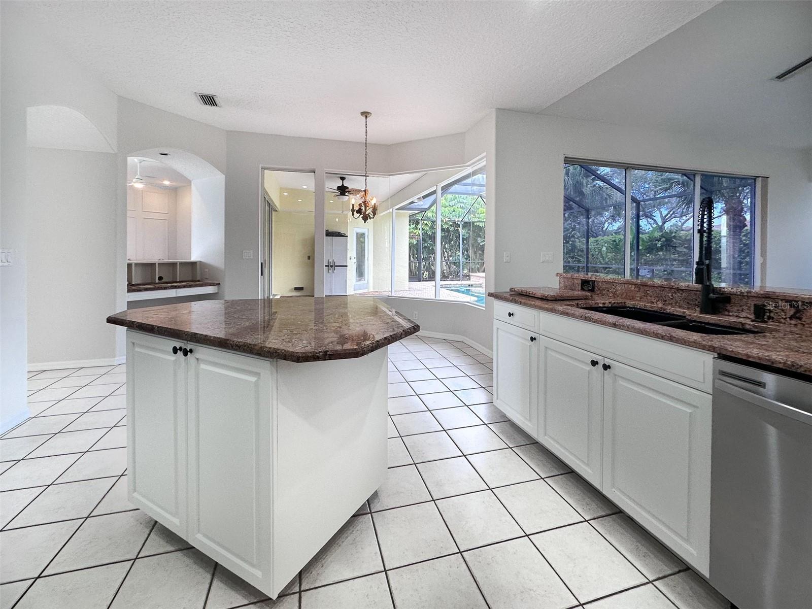 C7512873 Property Photo