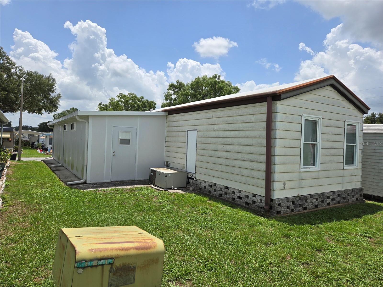 TB8411579 Property Photo