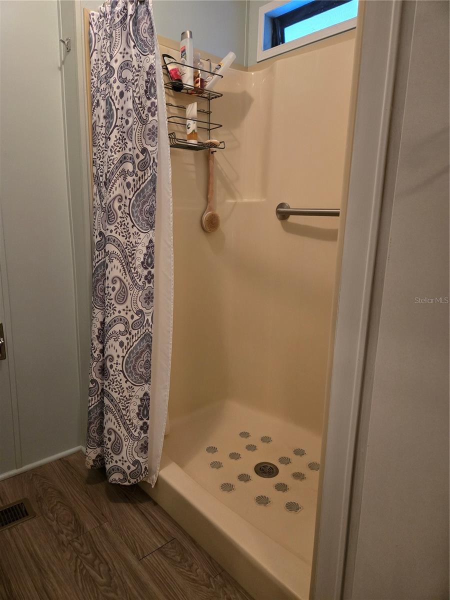 TB8411579 Property Photo