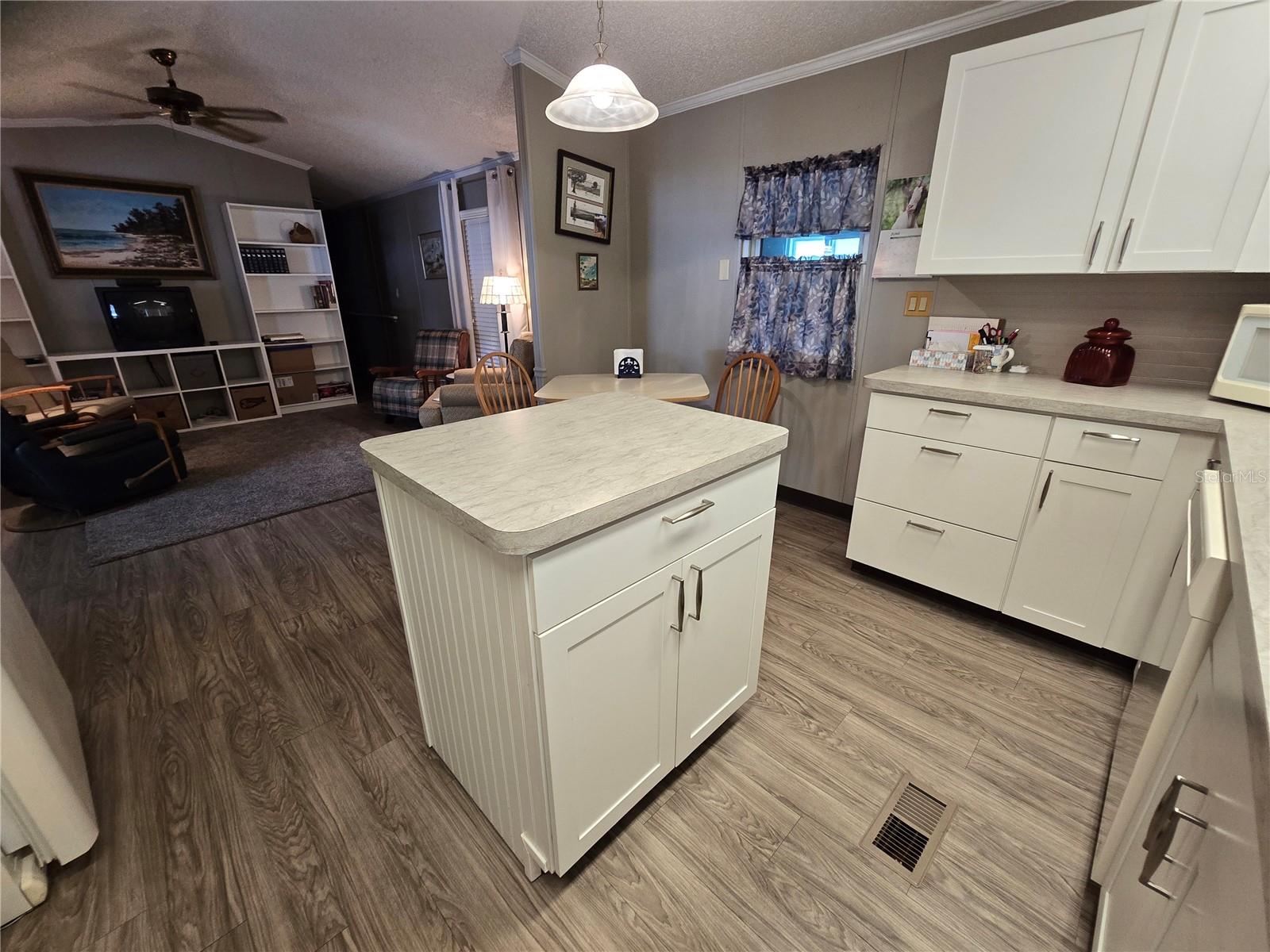 TB8411579 Property Photo