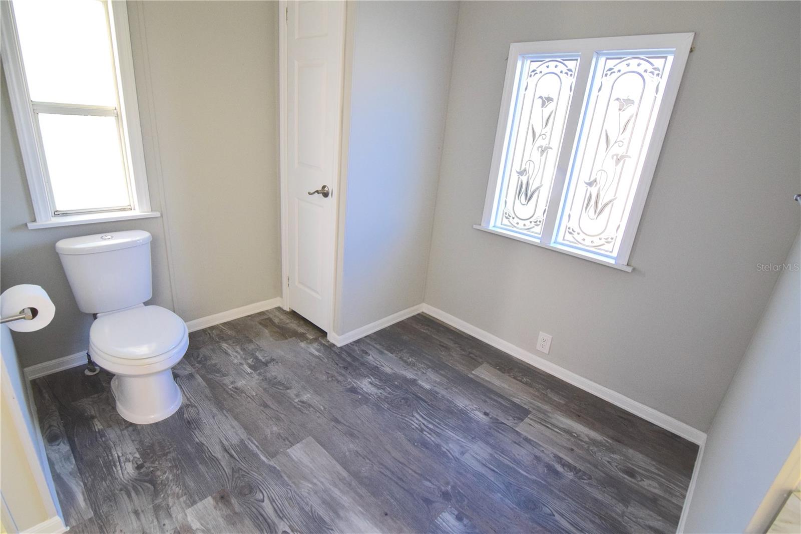 O6330885 Property Photo