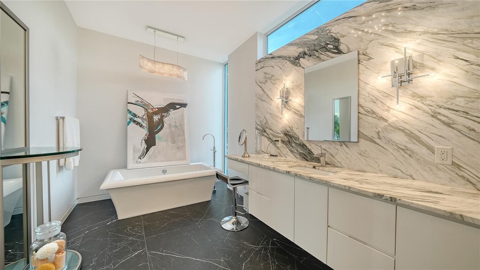 A4660230 Property Photo