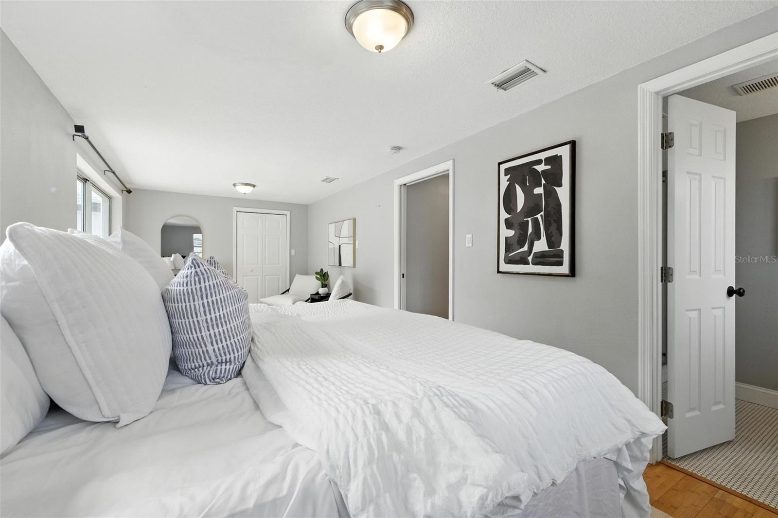 1805 E KNOLLWOOD ST, TAMPA, FL, 33610