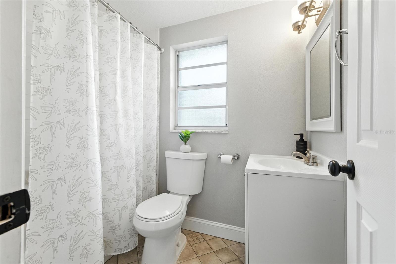 1805 E KNOLLWOOD ST, TAMPA, FL, 33610